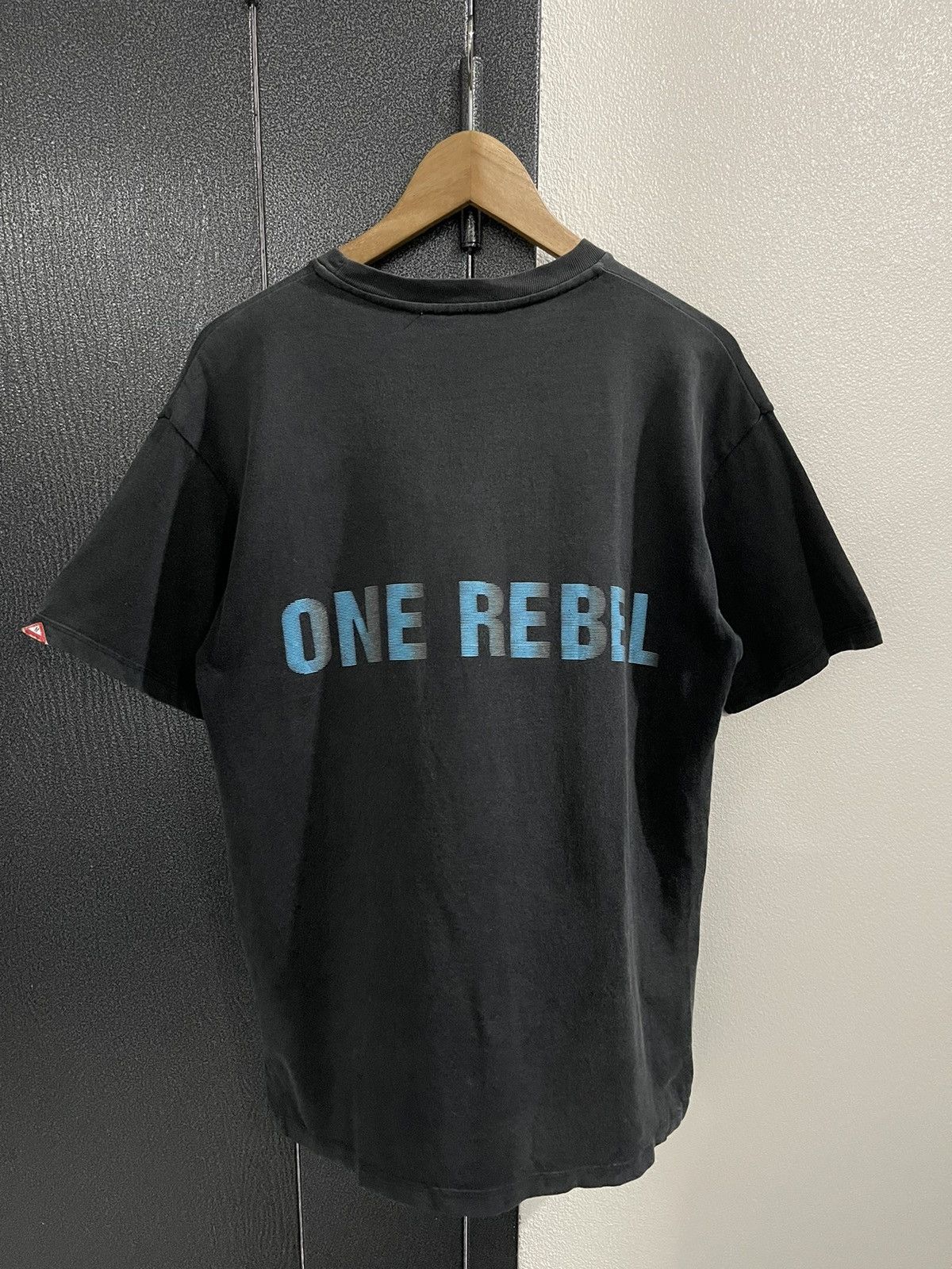 Undercover Vintage Faded Undercover 2000 Spring Summer One Rebel tshirt Size US L / EU 52-54 / 3 - 3 Thumbnail
