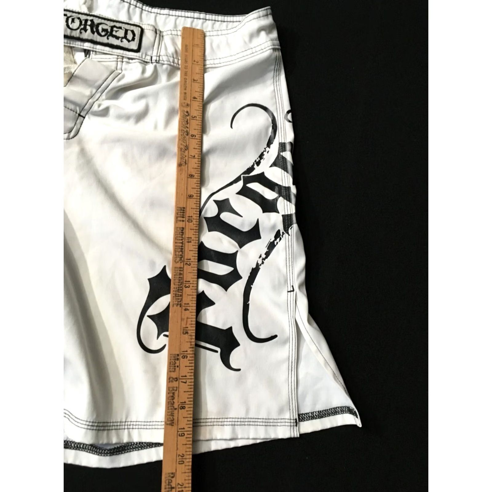 Vintage Forged Board Shorts Mens 36 graphic design surfer spellout Shorts Regular White 36 Athletic Mens Summer 90s? Size US 36 / EU 52 - 5 Thumbnail