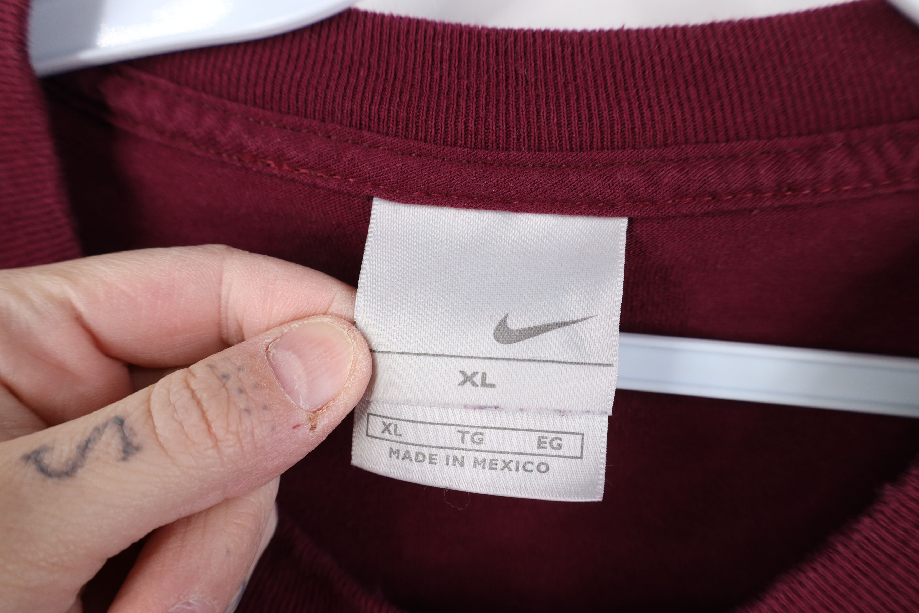Nike Vintage Y2K Nike Scott Big Center Swoosh T-Shirt Burgundy Size US XL / EU 56 / 4 - 6 Thumbnail