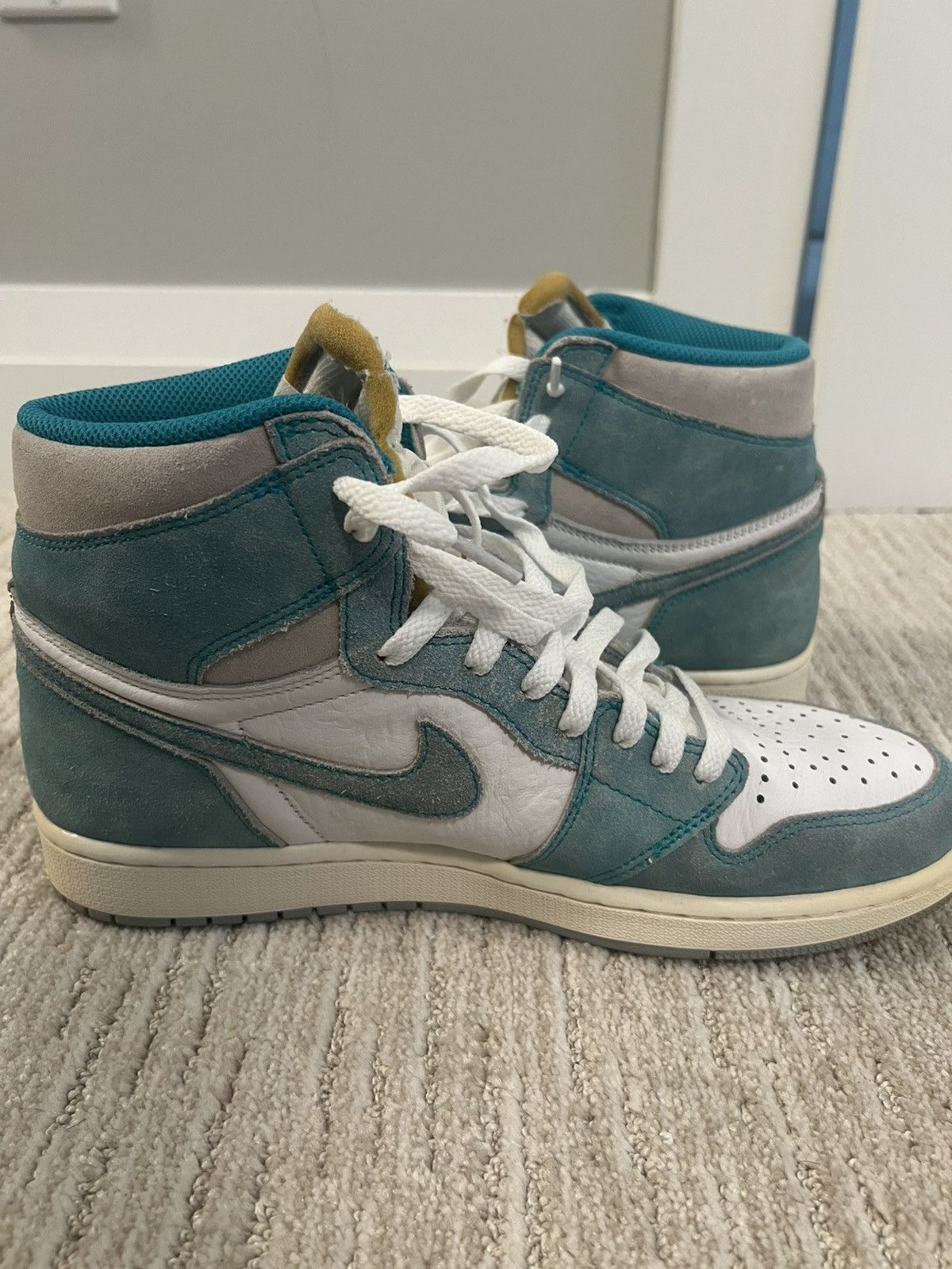 Nike Jordan 1 Retro High Turbo Green Size US 10 / EU 43 - 6 Thumbnail