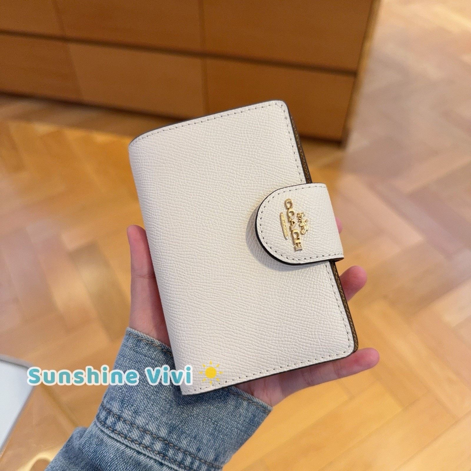 Coach NWT Coach Medium Corner Zip Wallet Gold Chalk Leather 6390 Size ONE SIZE - 1 Thumbnail