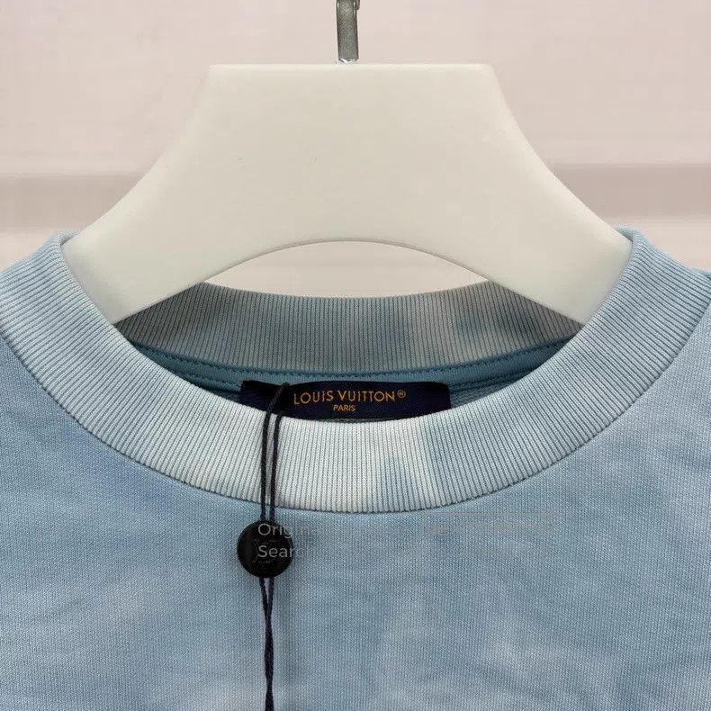Louis Vuitton Louis Vuitton 26 SS sky blue smudged crewneck sweatshirt Size US M / EU 48-50 / 2 - 3 Thumbnail