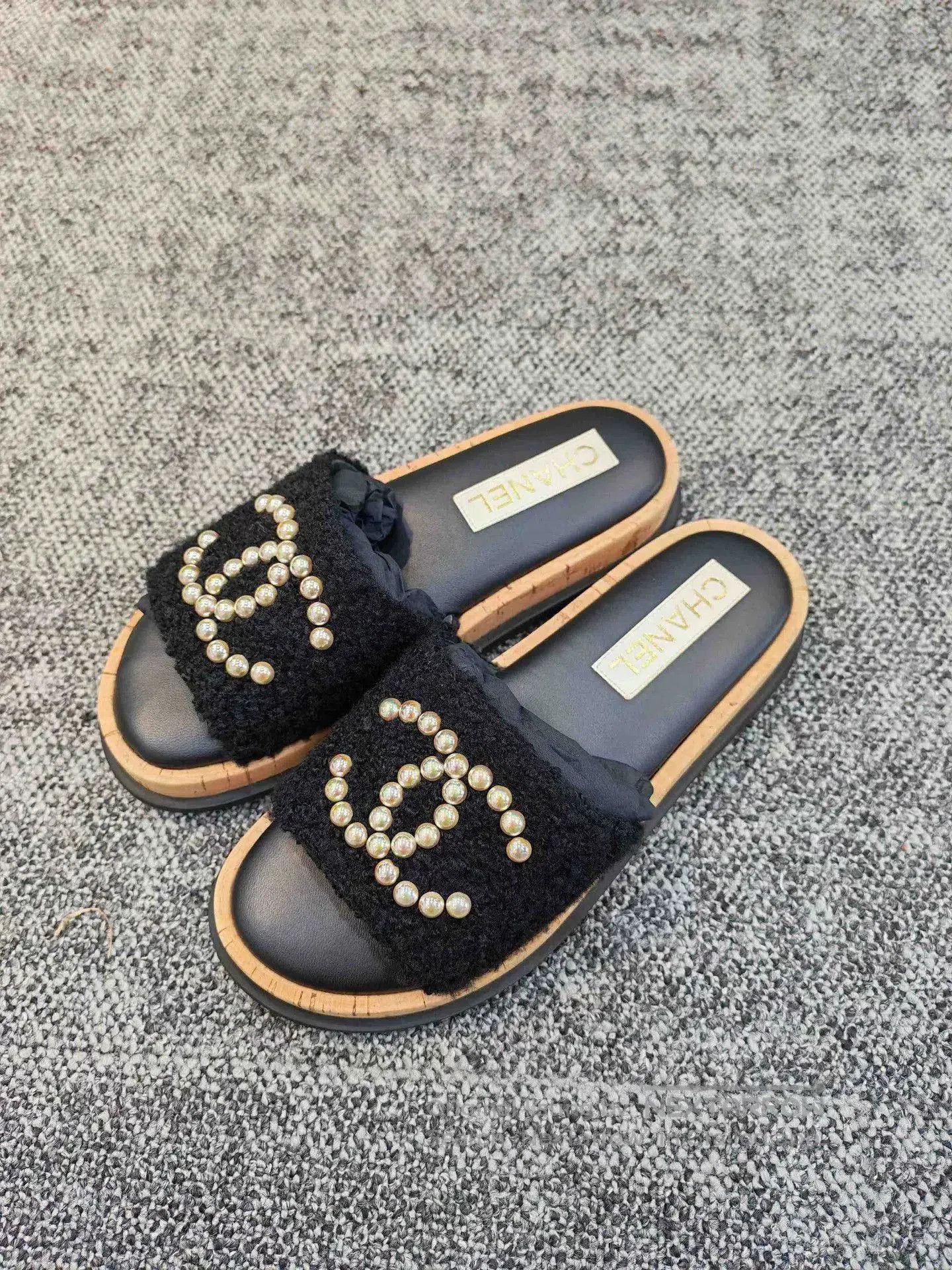 Chanel Chanel Black Pearl Logo Plush Shoes. Size US 6 / IT 36 - 2 Thumbnail