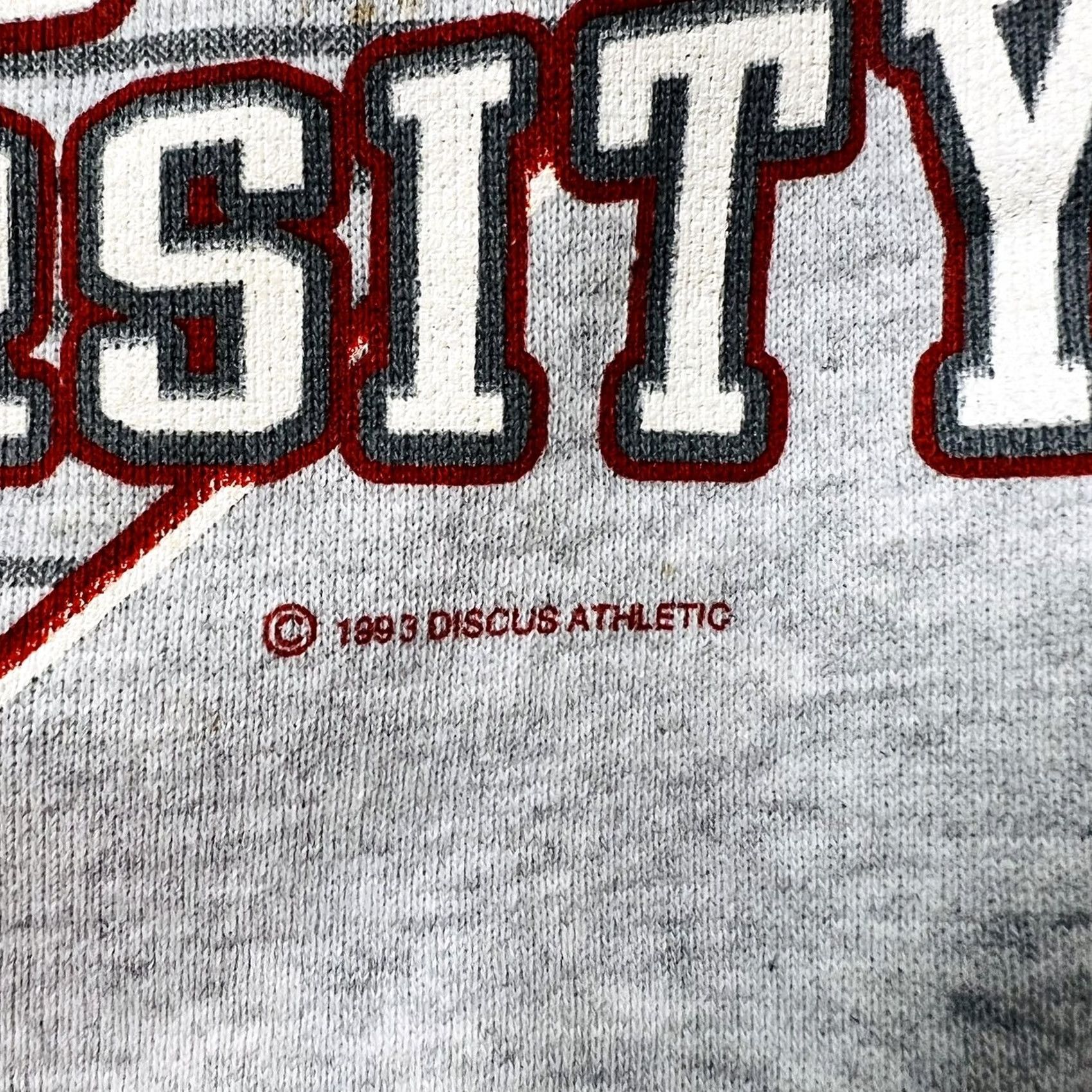 Vintage VINTAGE Discus Athletic Ohio State Buckeyes Crewneck Sweatshirt 2XL Gray Logo 90s Football Mens Womens Unisex Adults Pullover Sweatshirt Size US XXL / EU 58 / 5 - 3 Thumbnail