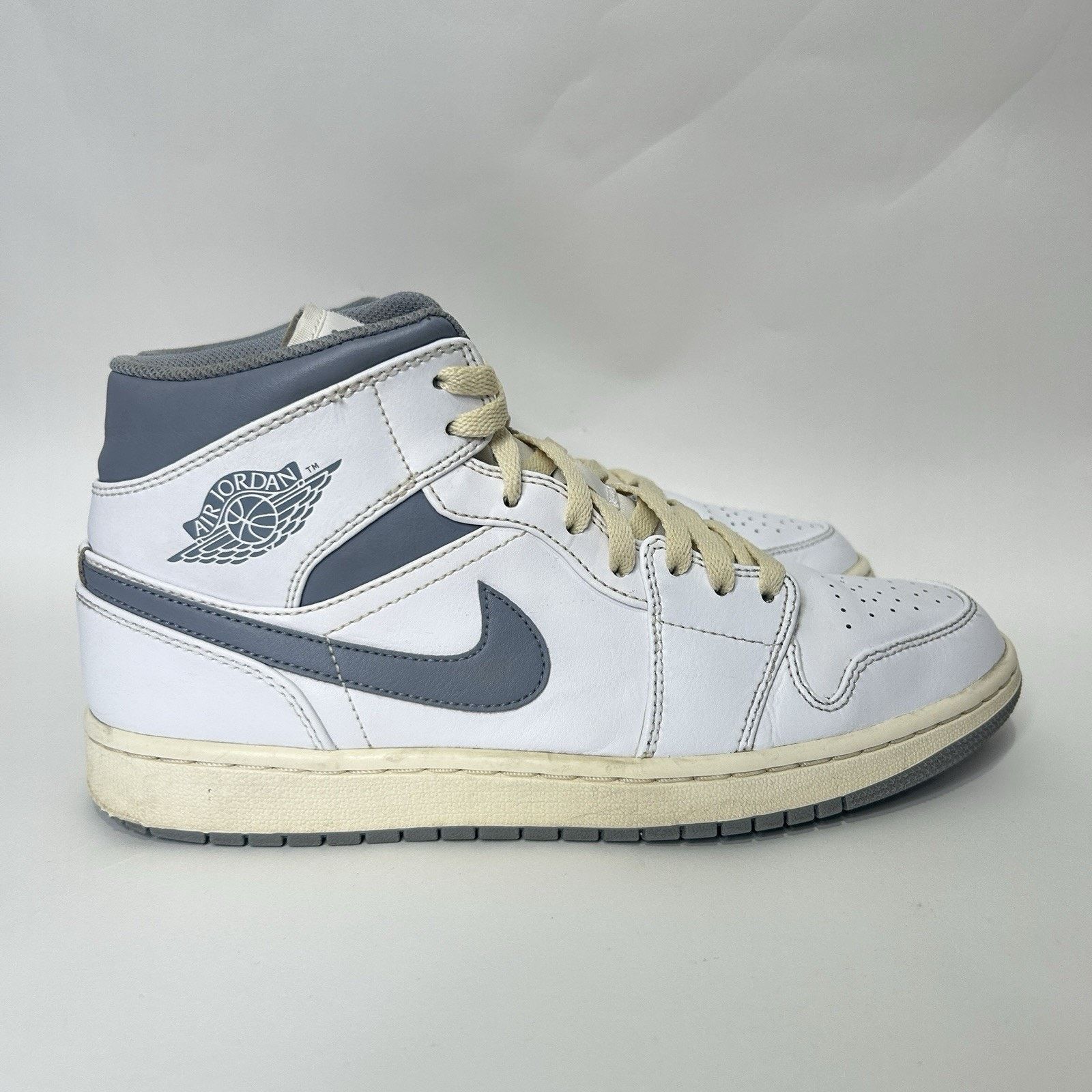 Jordan Brand Nike Air Jordan 1 Mid Retro “Neutral Grey White” 554724-135 Size US 9.5 / EU 42-43 - 4 Thumbnail