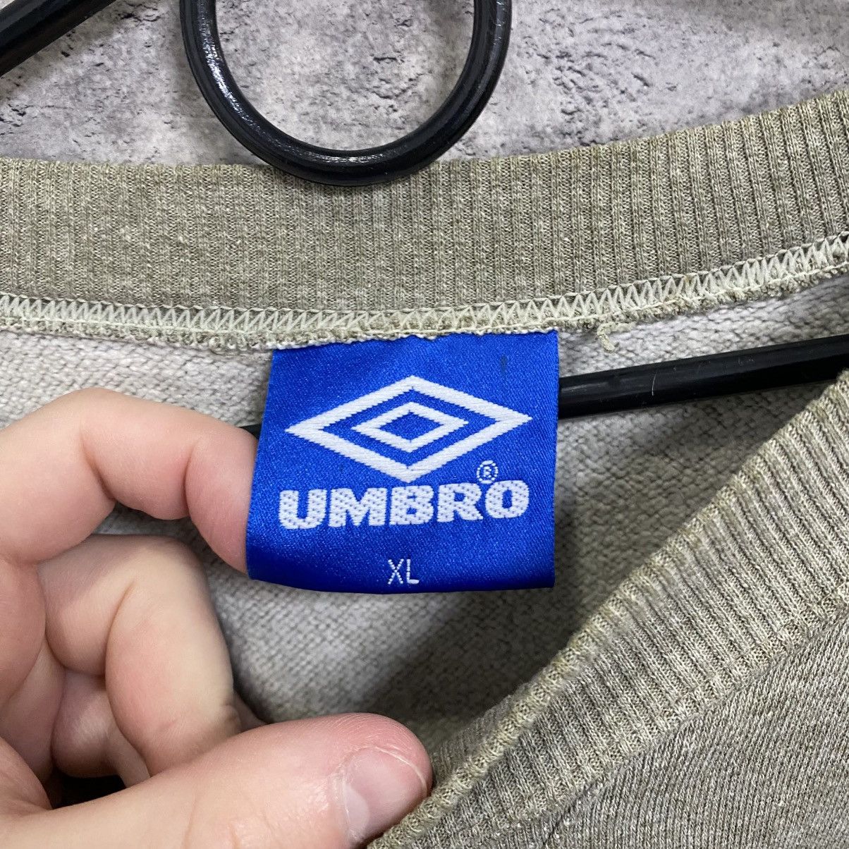 Umbro Vintage Umbro Sweatshirt Big Logo Size XL Streetwear Size US XL / EU 56 / 4 - 11 Thumbnail