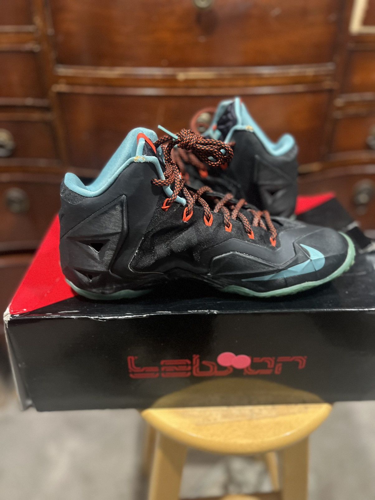 Nike Lebron XI (11) JADE Size US 10.5 / EU 43-44 - 6 Thumbnail
