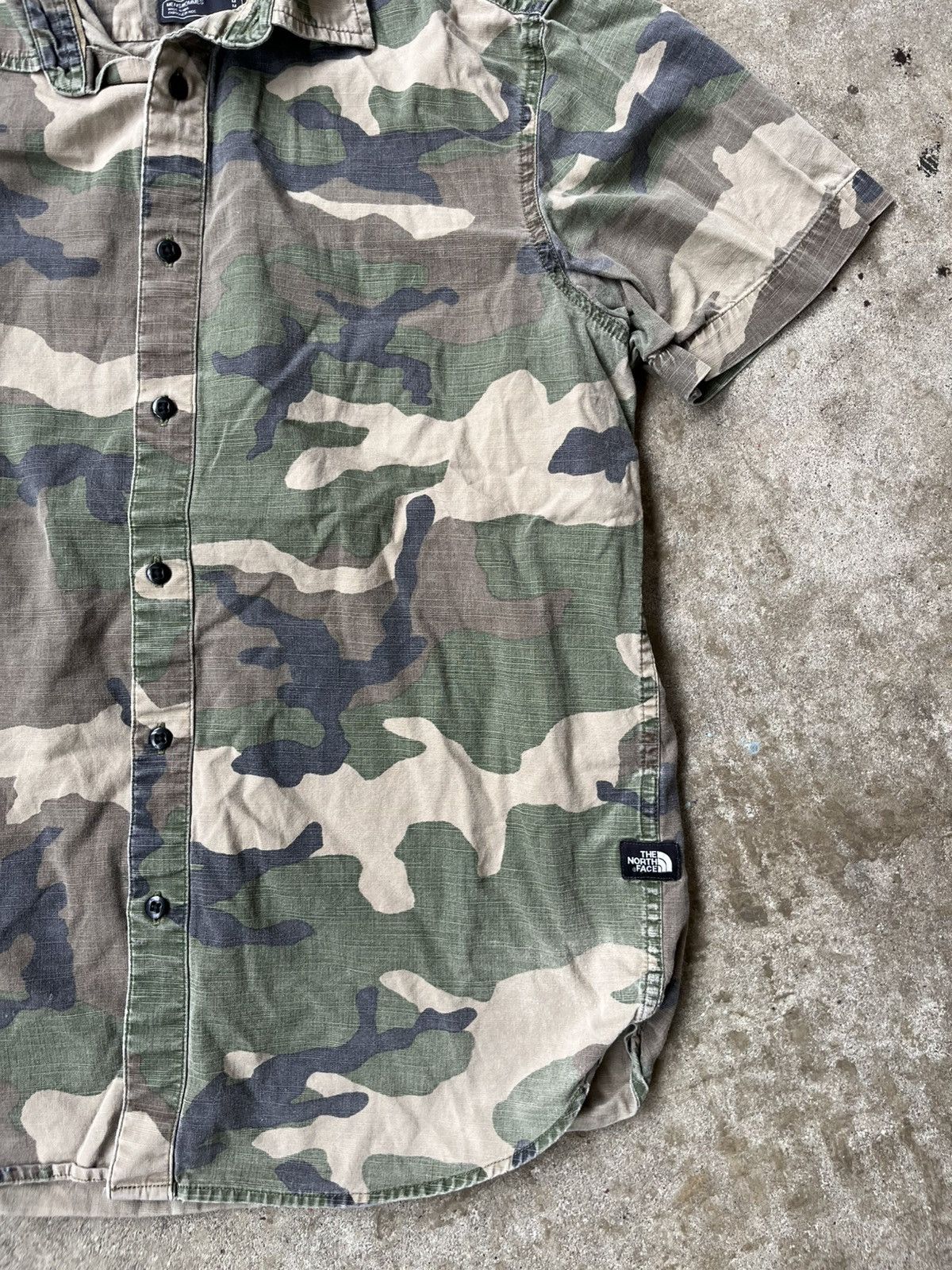 The North Face Vintage The North Face Camouflage Button Up Size US M / EU 48-50 / 2 - 2 Thumbnail