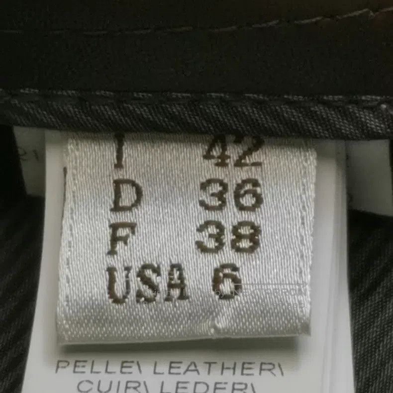 Brunello Cucinelli Brunello Cucinelli Lady's leather leisure pants Size 27" / US 4 / IT 40 - 5 Thumbnail