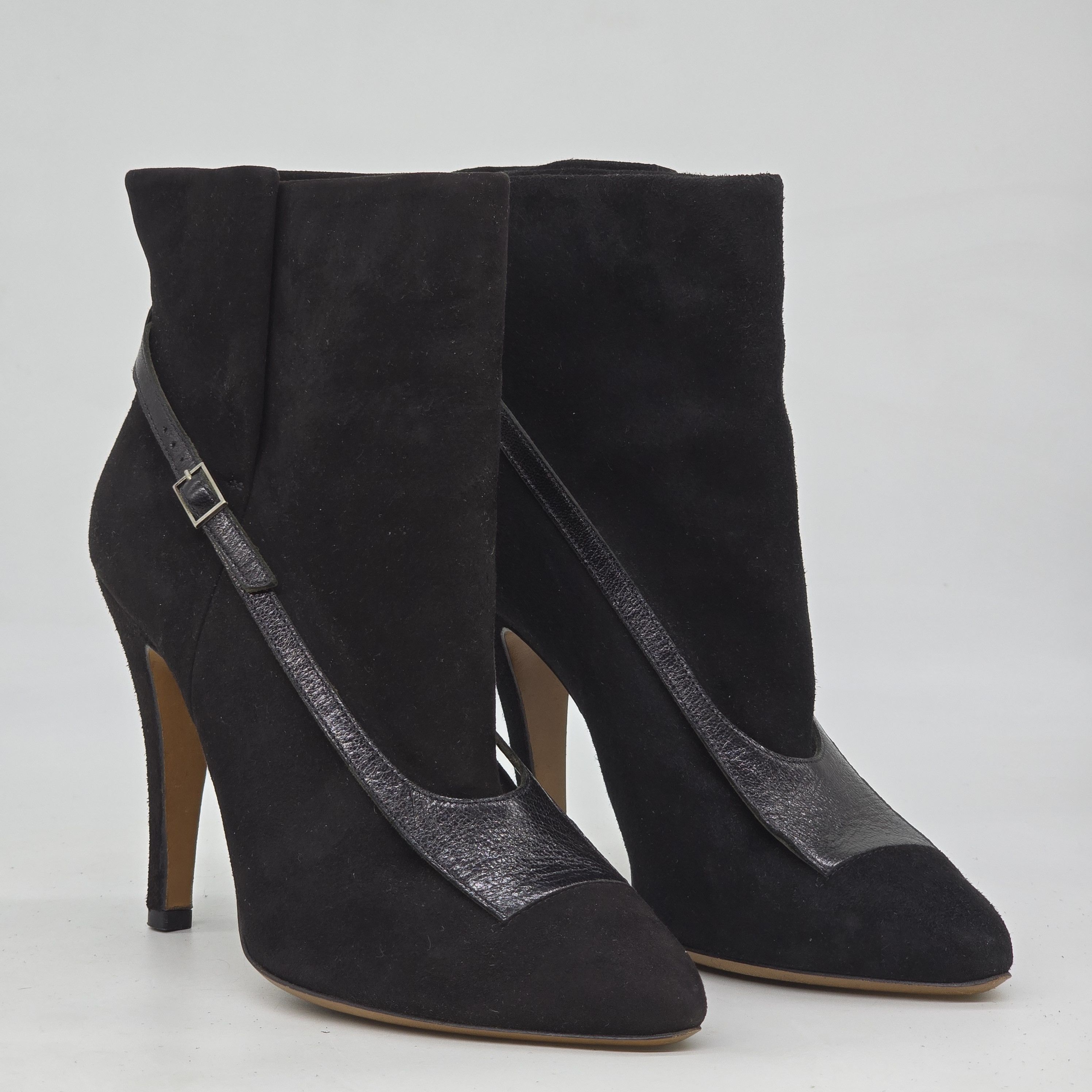Maison Margiela Maison Margiela 22 - Suede Ankle Boots Size US 7 / IT 37 - 1 Thumbnail