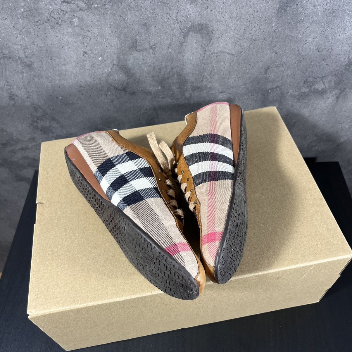 Burberry Burberry 00s Vintage Nova Check Print Melissa Low Top Shoes Size US 5 / EU 37 - 4 Thumbnail