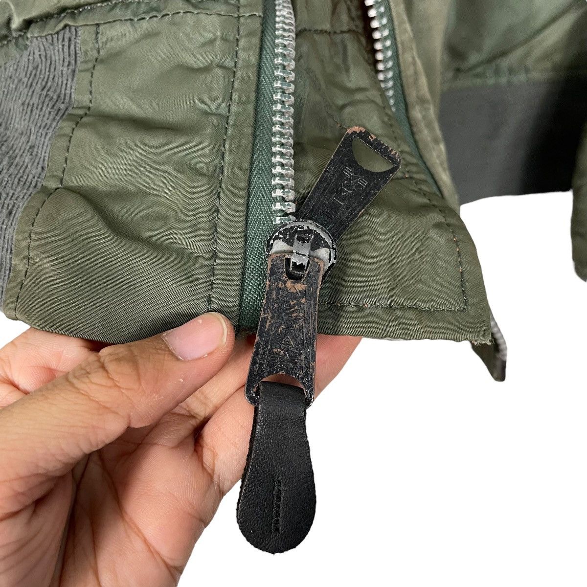 Alpha Industries Vintage Alpha Industries USAF MA-1 Nylon Bomber Size US L / EU 52-54 / 3 - 14 Thumbnail