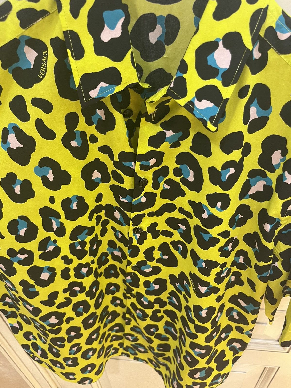 Versace Leopard print short.sleeve shirt size48 Size US M / EU 48-50 / 2 - 6 Thumbnail