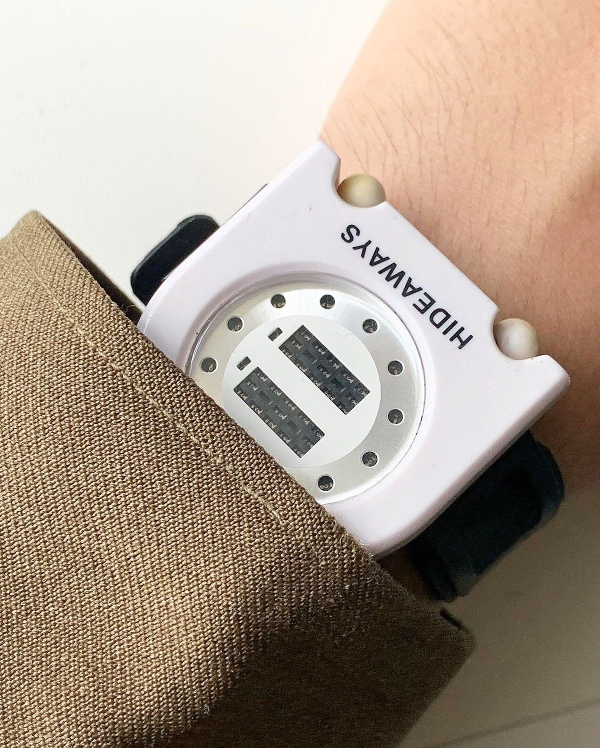 Japanese Brand 2000S HIDEAWAYS ASYMMETRICAL BINARY LED WATCH Size ONE SIZE - 2 Thumbnail