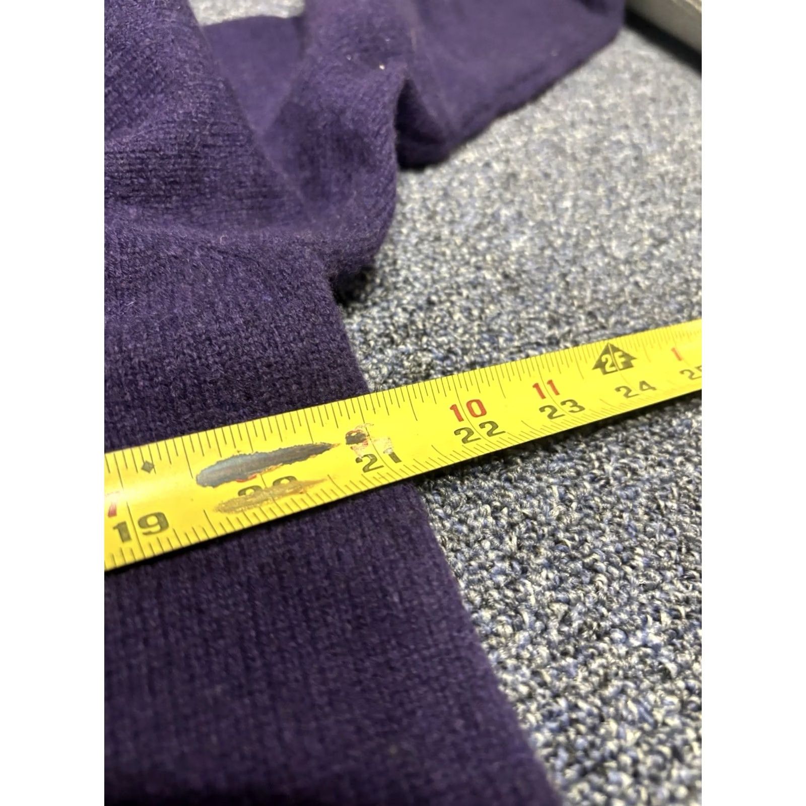 Abercrombie & Fitch VINTAGE Abercrombie & Fitch Sweater Mens L Purple 100% Cashmere V-Neck Pullover Knit Long Sleeve Logo Classic Size US L / EU 52-54 / 3 - 2 Thumbnail