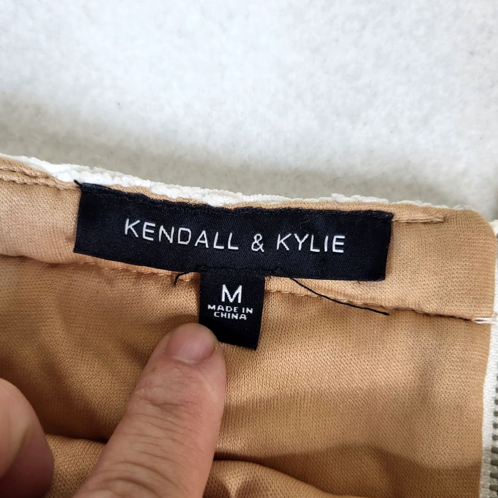 Vintage KENDALL & KYLIE Women's White Floral Lace Zip Mini Lined Skirt Size M Size 32" / US 10 / IT 46 - 7 Thumbnail