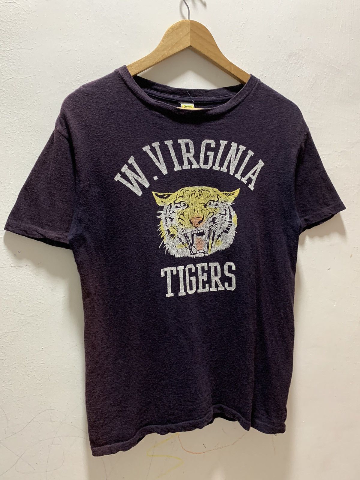 Velva Sheen Vintage W.Virginia Tigers Small Tshirt Size US S / EU 44-46 / 1 - 4 Thumbnail