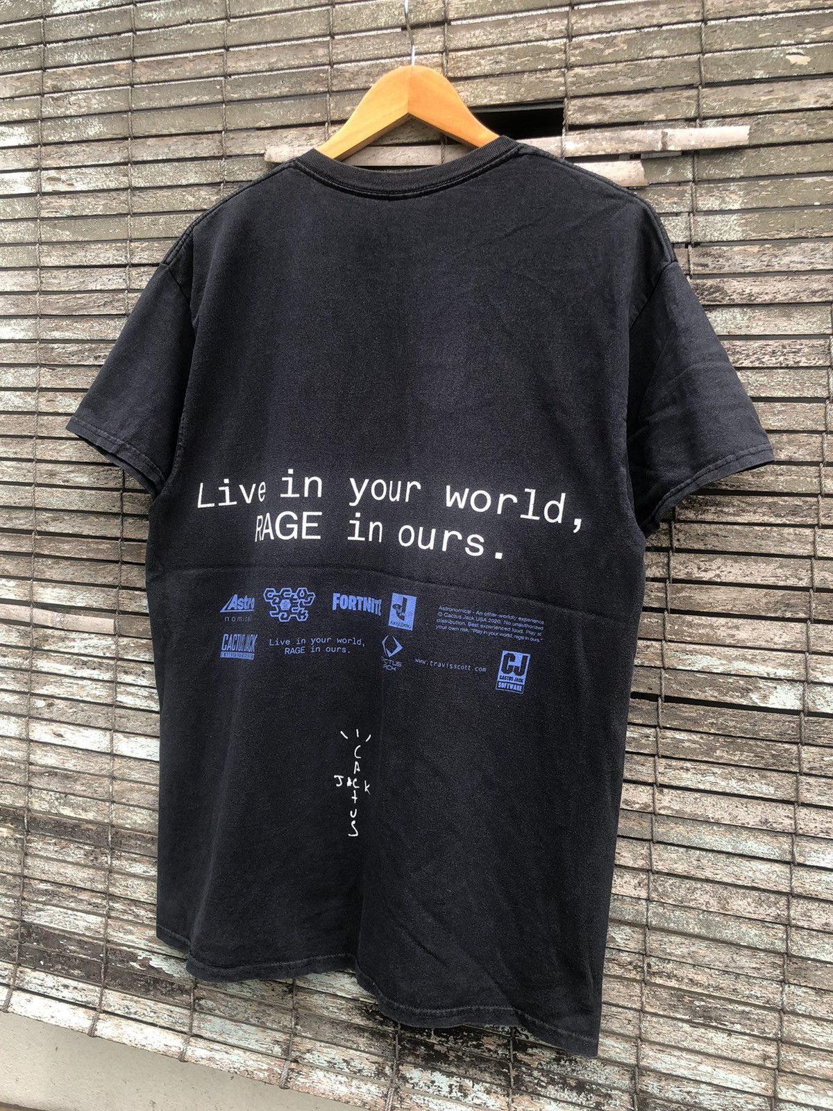 Travis Scott Beauty Sunfaded Travis Scott X Playstation World Tee Size US L / EU 52-54 / 3 - 12 Thumbnail
