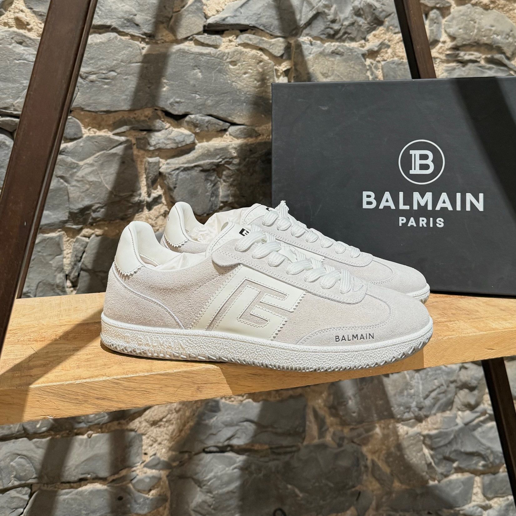 Balmain Balmain Grey Suede Swan Logo Low-top Sneakers Size US 8 / EU 41 - 1 Thumbnail