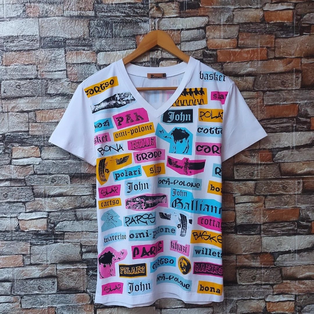 John Galliano John Galliano Allover Print Vneck Tshirt Size M / US 6-8 / IT 42-44 - 1 Thumbnail