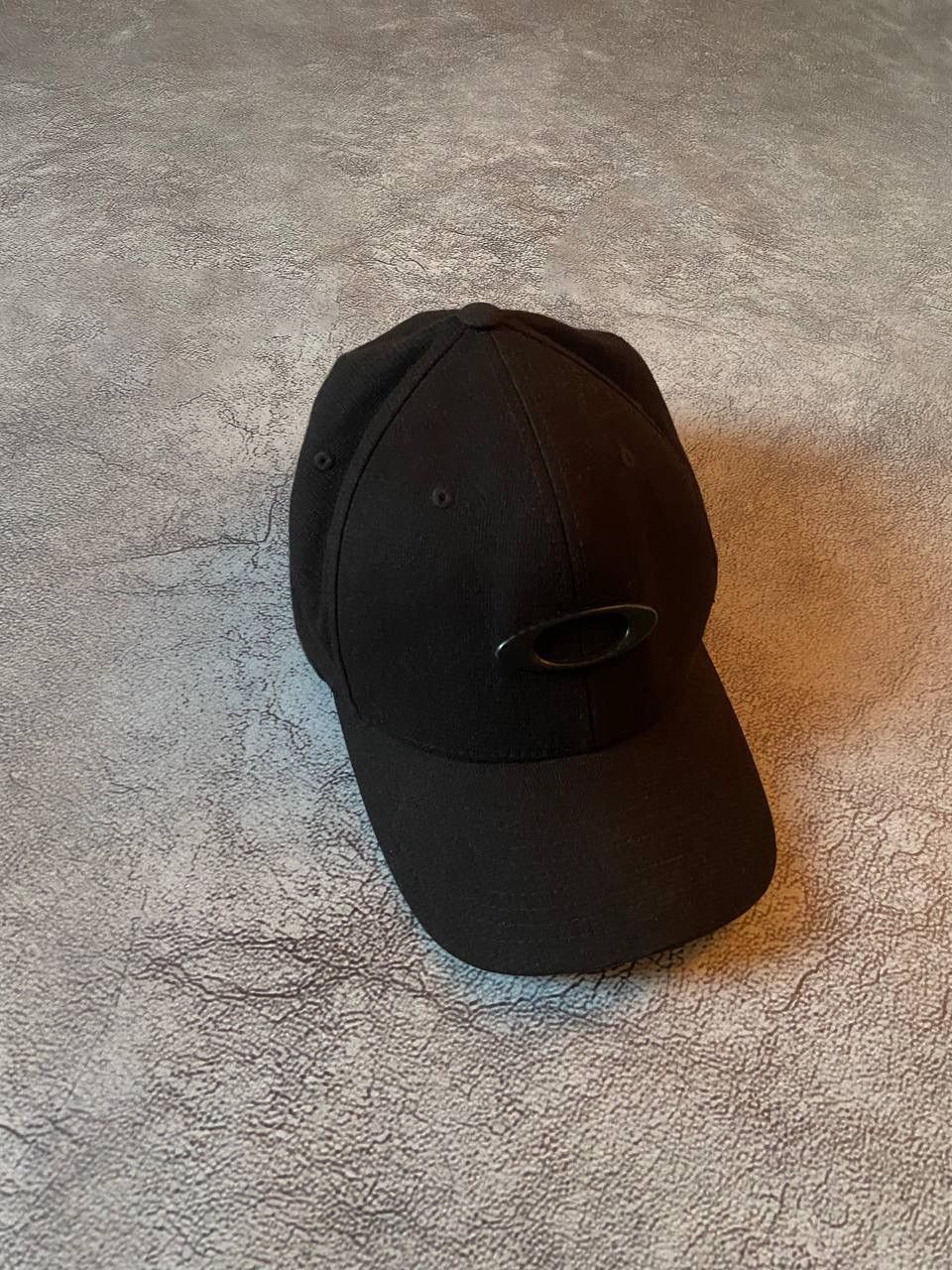 Oakley × Vintage OAKLEY hat flexfit fitted black cap Size ONE SIZE - 4 Thumbnail
