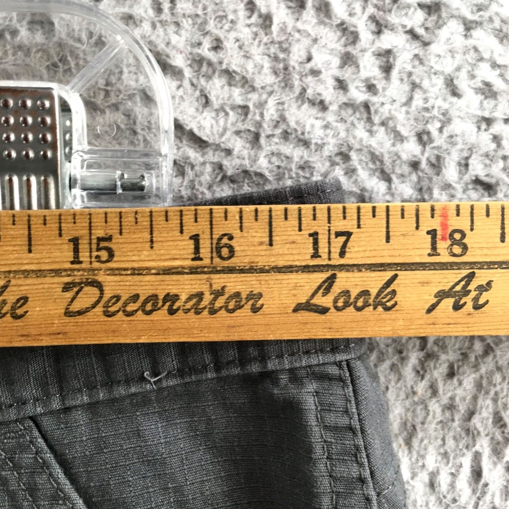 Vintage Red Head Brand Co. Cargo Shorts Mens 36 Gray Cotton Button Front Zip Fly Pockets Size US 36 / EU 52 - 7 Thumbnail