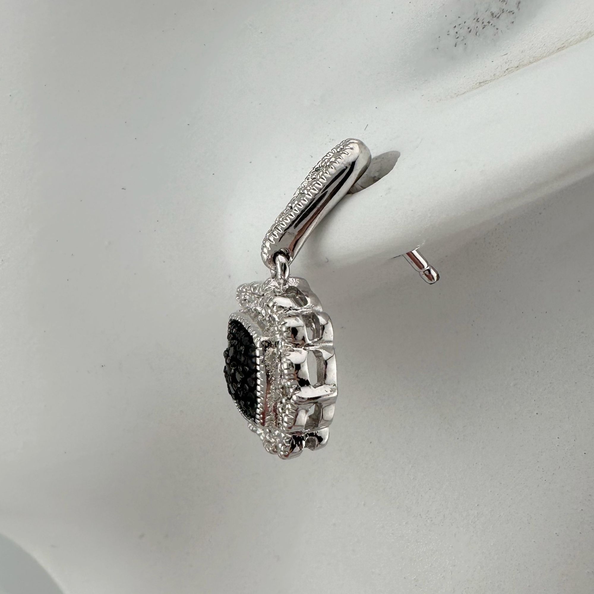 Other Elegant Black and White Diamond Cluster Dangle Earrings Size ONE SIZE - 4 Thumbnail
