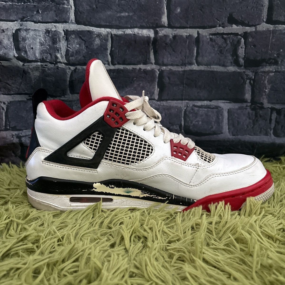 Jordan Brand fire red 4’s Size US 10 / EU 43 - 4 Thumbnail