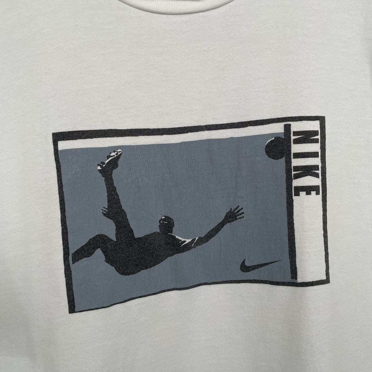 Nike × Vintage Vintage 1990s Nike Football T Shirt Size US L / EU 52-54 / 3 - 2 Thumbnail