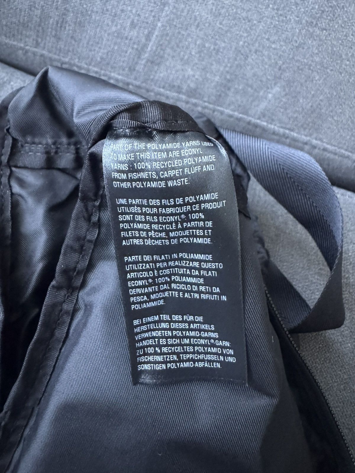 Balenciaga Balenciaga Expandable Sling recycled-nylon shoulder bag Size ONE SIZE - 13 Thumbnail