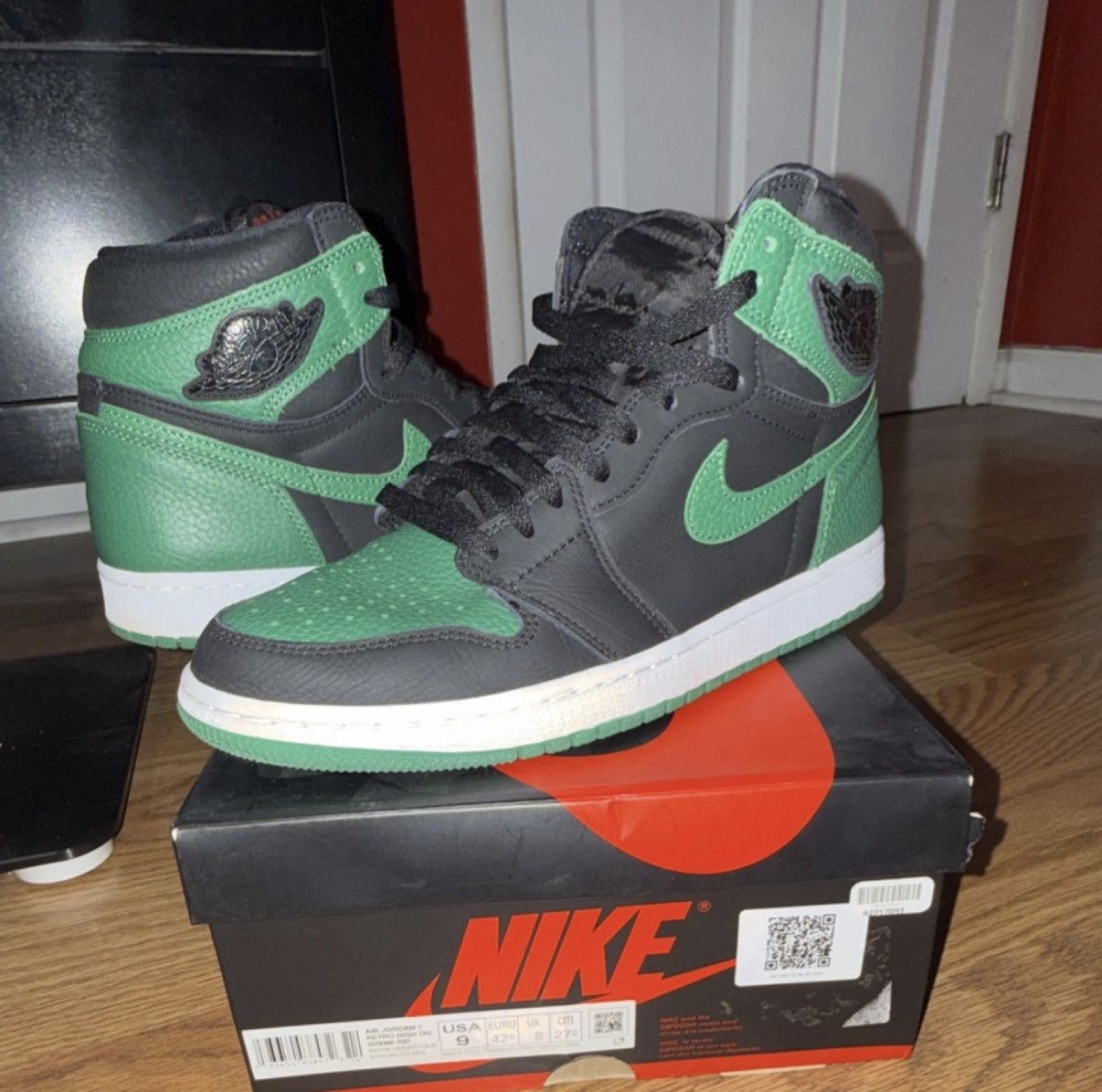 Nike Air Jordan 1 High OG ‘Pine Green 2.0’ 2021 Size US 9 / EU 42 - 7 Thumbnail