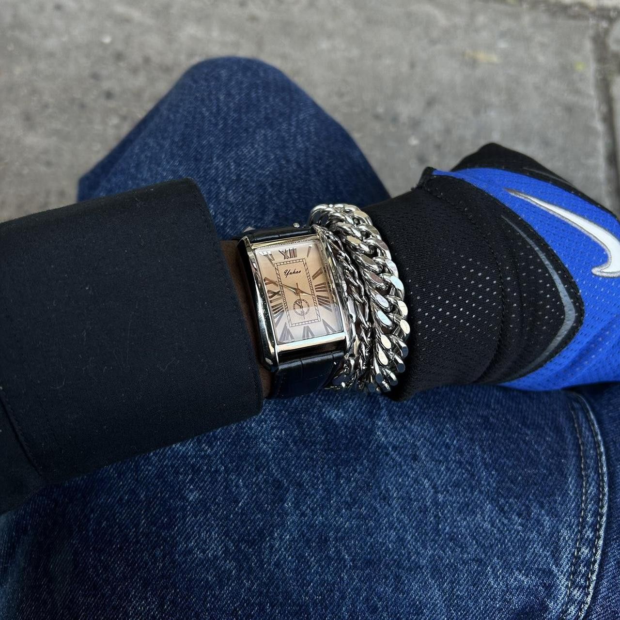 Vintage Vintage 2000s Style Black Rectangular Quartz Leather Watch Size ONE SIZE - 2 Thumbnail