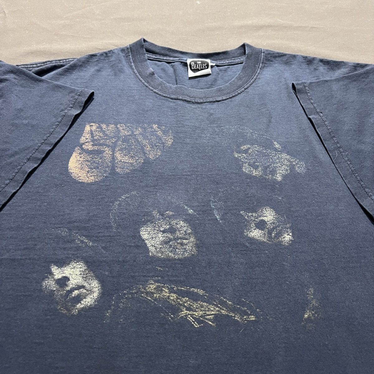 Band Tees Vintage Y2K The Beatles Rubber Soul Tee Thrashed Sun Faded Size US XL / EU 56 / 4 - 1 Thumbnail