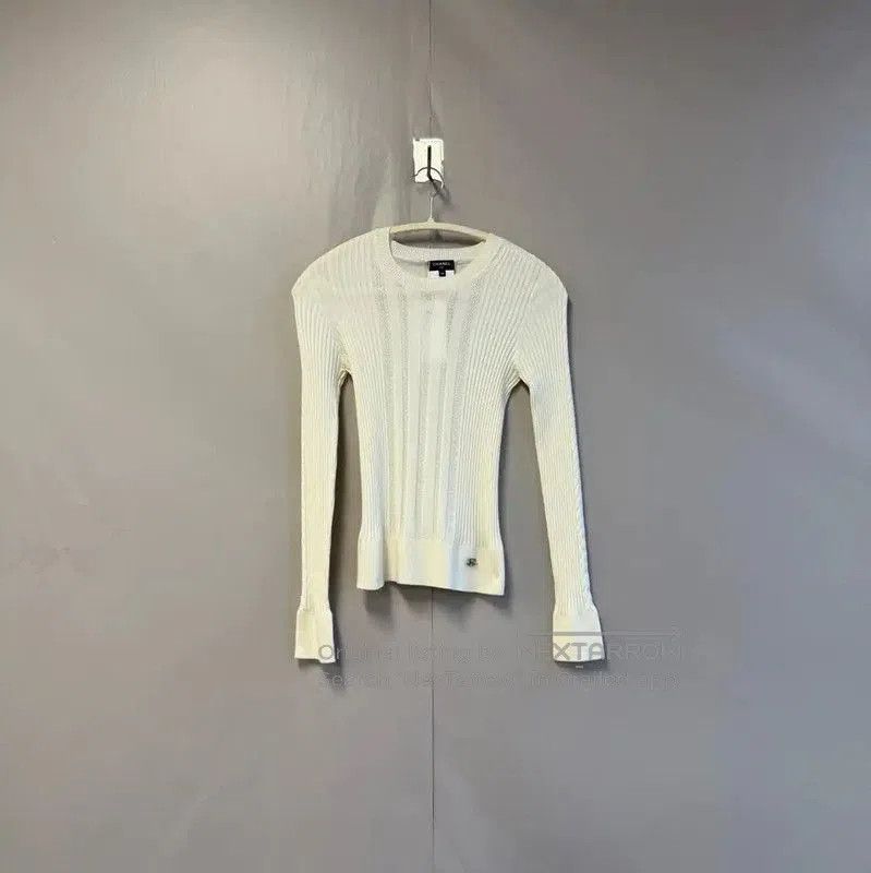 Chanel Chanel White Wool Pullover Sweater . Size M / US 6-8 / IT 42-44 - 1 Thumbnail