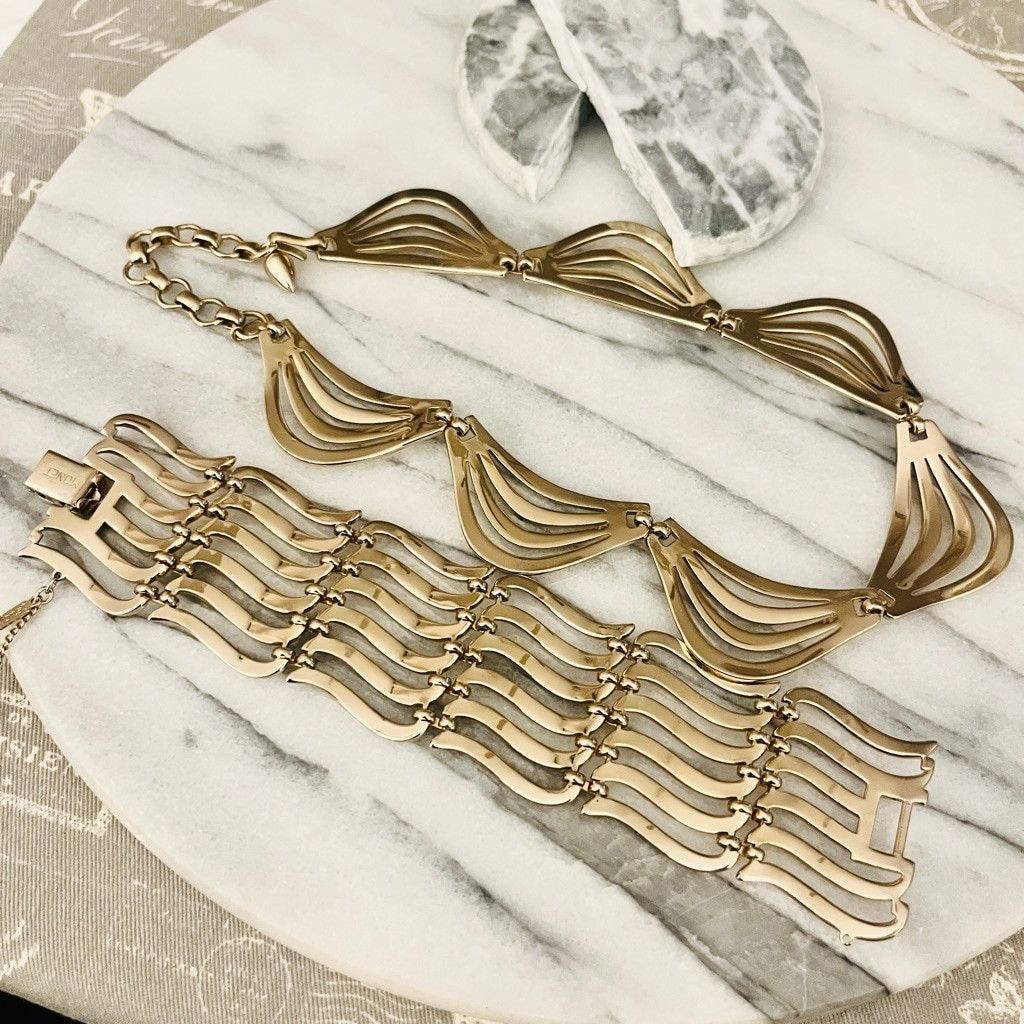 Monet Vintage Signed Monet Necklace and Bracelet Set Gold MCM Size ONE SIZE - 6 Thumbnail