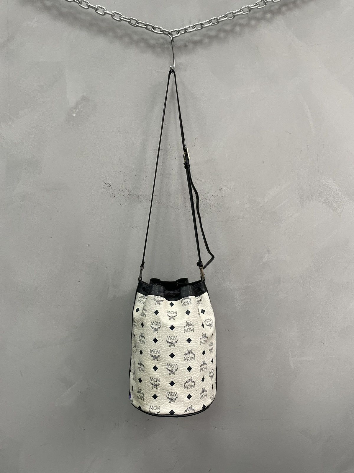 MCM MCM White Logo Print Leather Bucket Shoulder Bag Size ONE SIZE - 7 Thumbnail