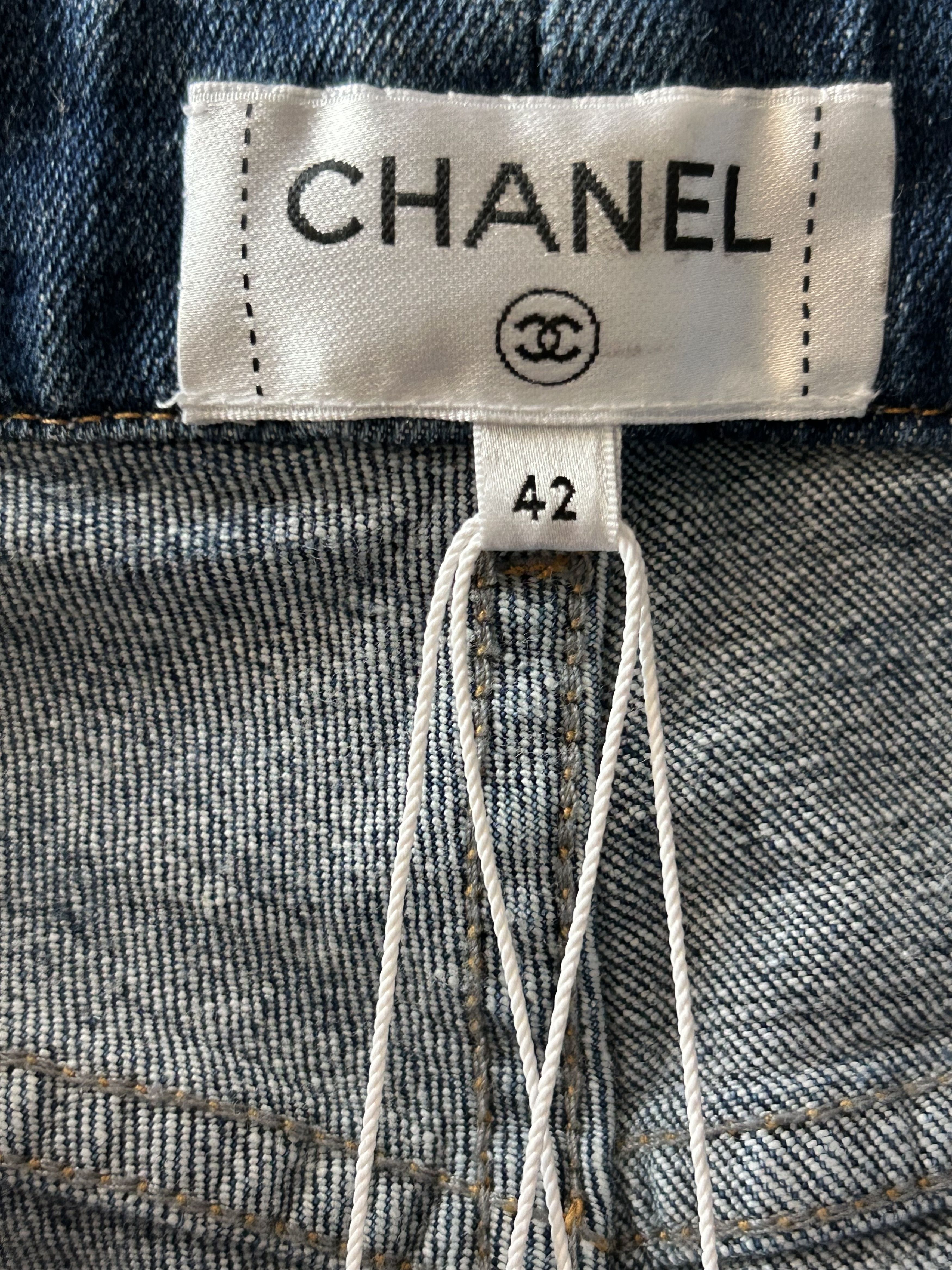 Chanel Chanel Blue & White 23B CC Logo Sequin Women's Denim Jeans Size 42" / US 20 - 3 Thumbnail