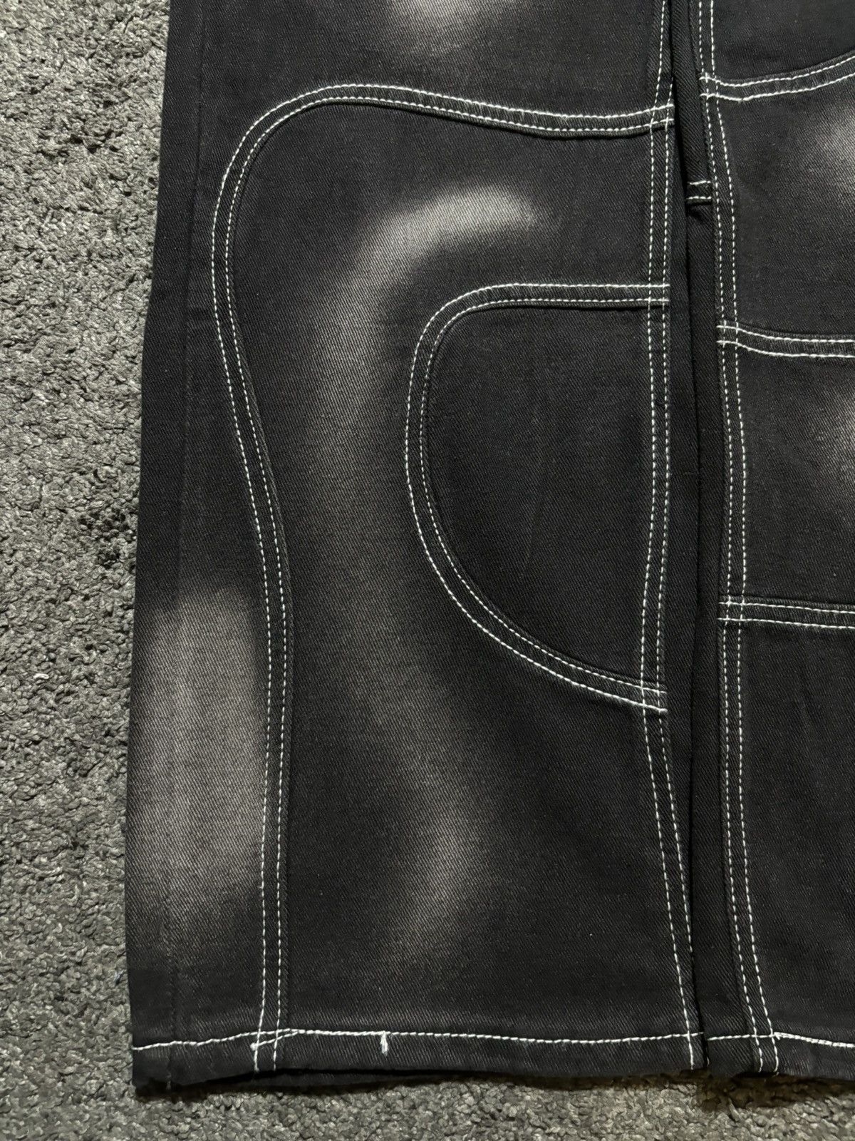 Jean × Vintage Vintage very rare abstract art black white baggy jeans denim Size US 33 - 18 Thumbnail