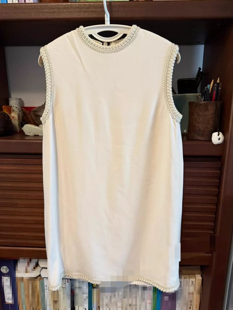 Elegant Gucci Dress with Decorative Trim- DMC