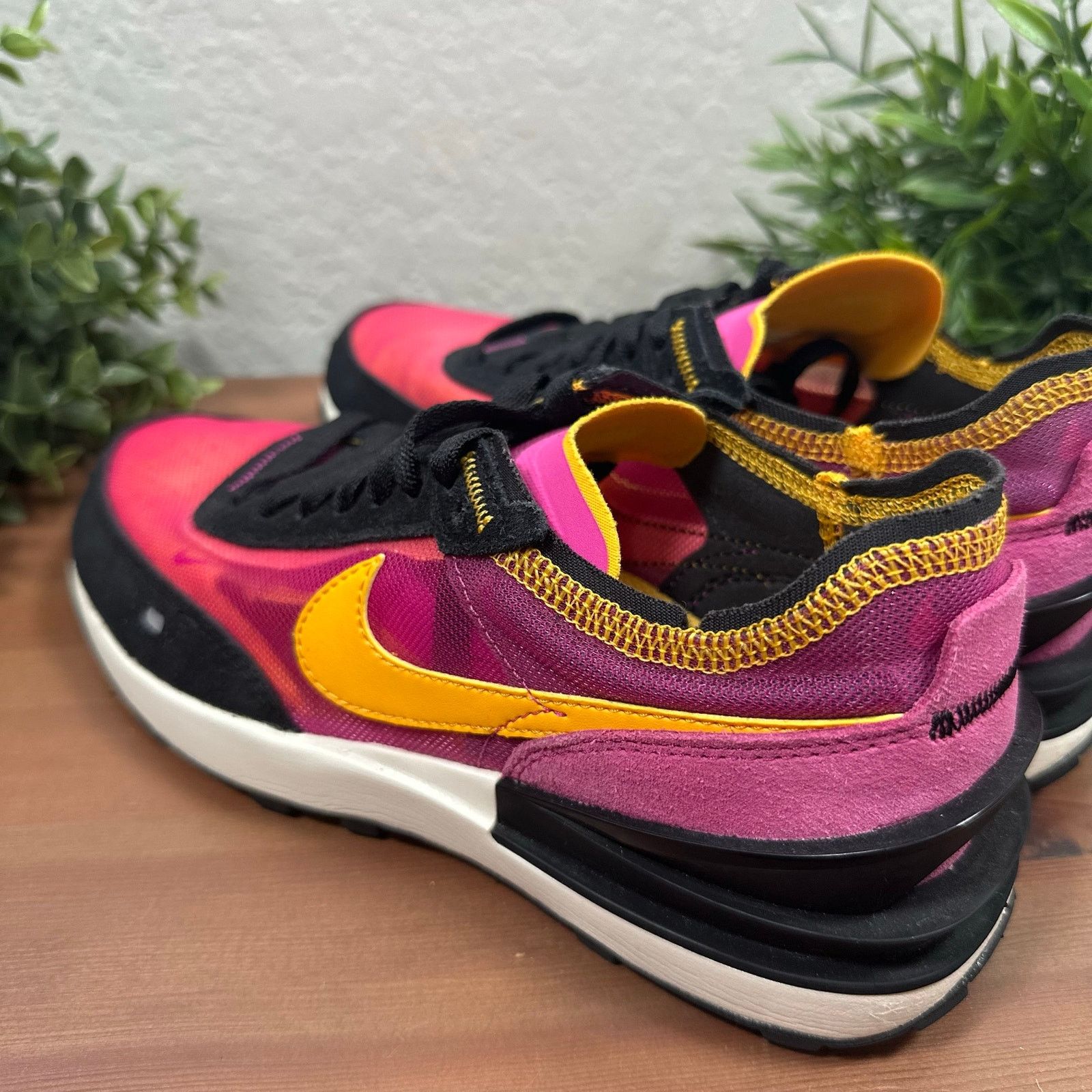 Nike Nike Men's Waffle One Active Fuchsia Shoes Size 6.5 Size US 6.5 / EU 39-40 - 4 Thumbnail