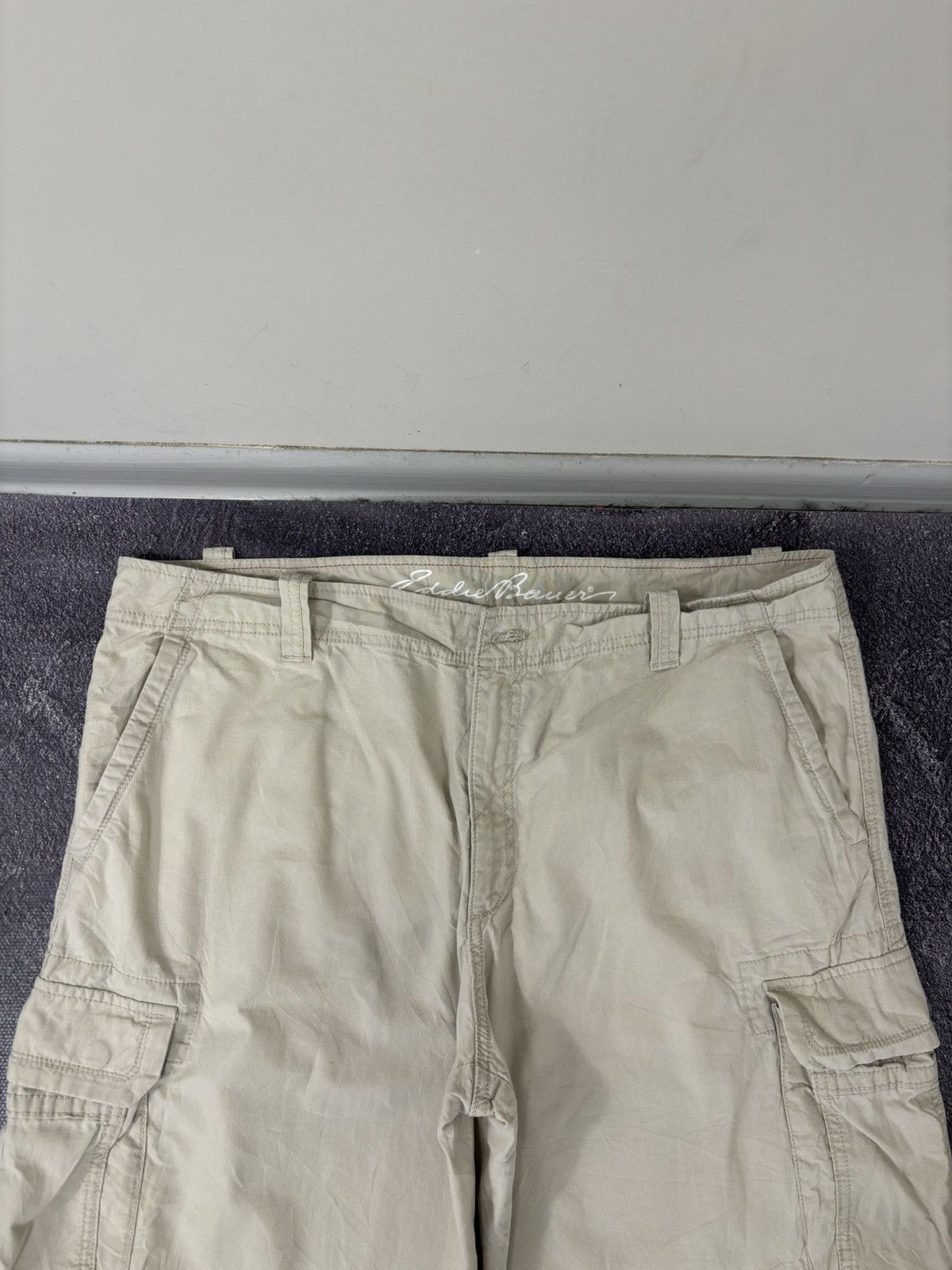 Eddie Bauer Eddie Bauer 2000s Wide-Leg Utility Hype Baggy Cargo Shorts Size US 38 / EU 54 - 7 Thumbnail