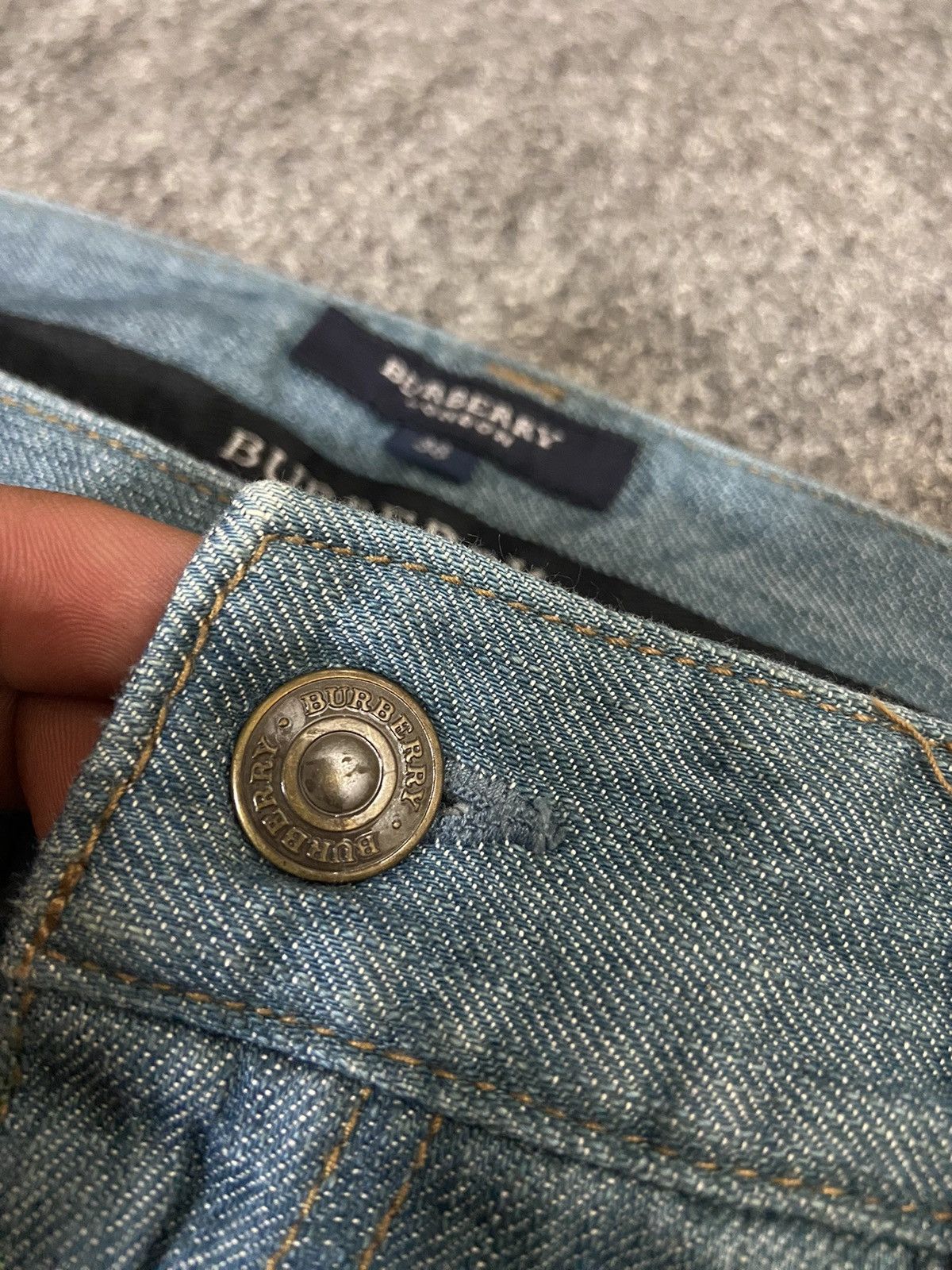 Burberry × Vintage Vintage Y2K burberry london denim pants Size 26" / US 2 / IT 38 - 6 Thumbnail