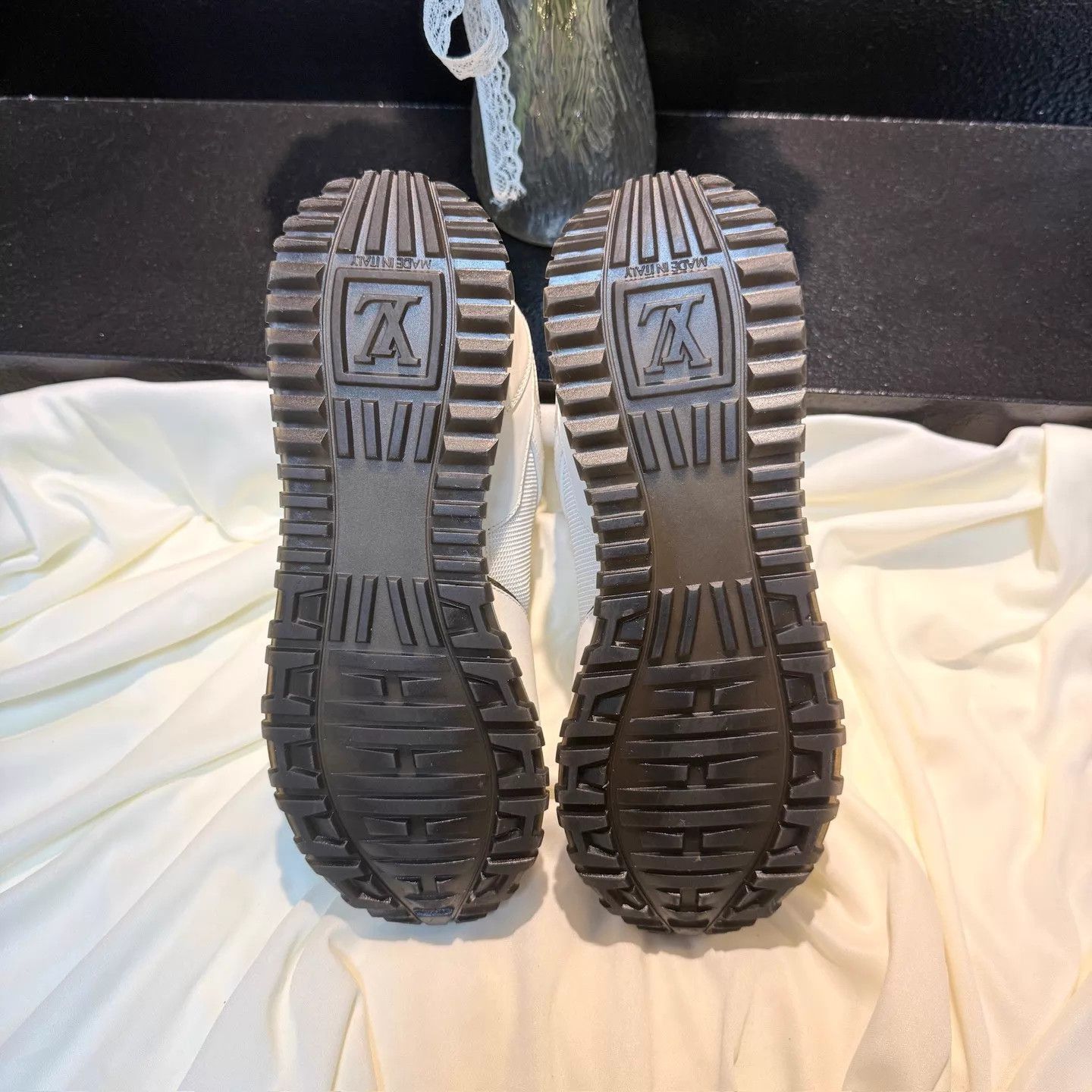 Louis Vuitton LV Run Away White Brown Monogram Sneaker 36 99 New 9k nh3066 Size US 5.5 / IT 35.5 - 6 Thumbnail