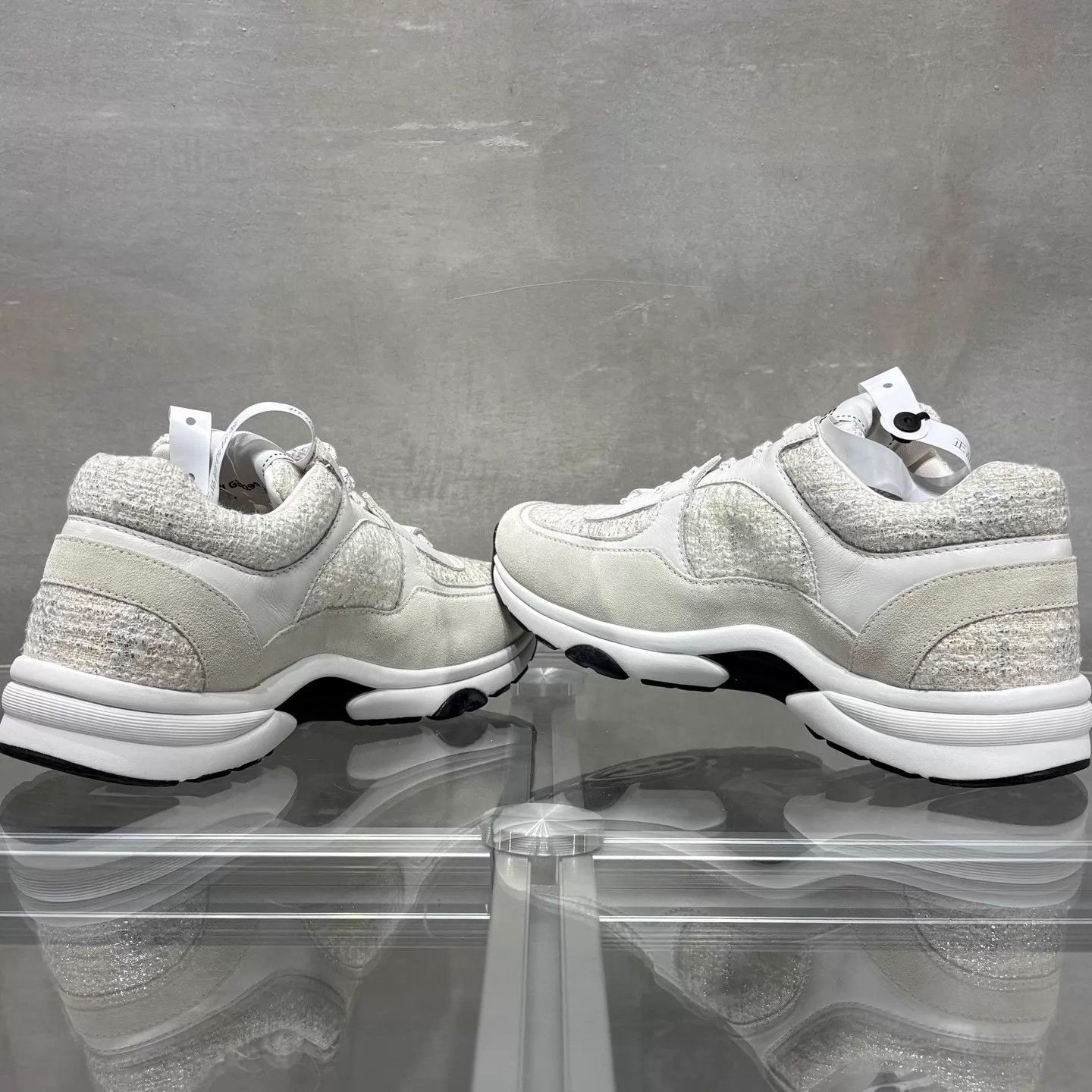 Chanel Chanel CC Logo Snow White Sneakers Women's 37.5 Size US 7 / IT 37 - 5 Thumbnail