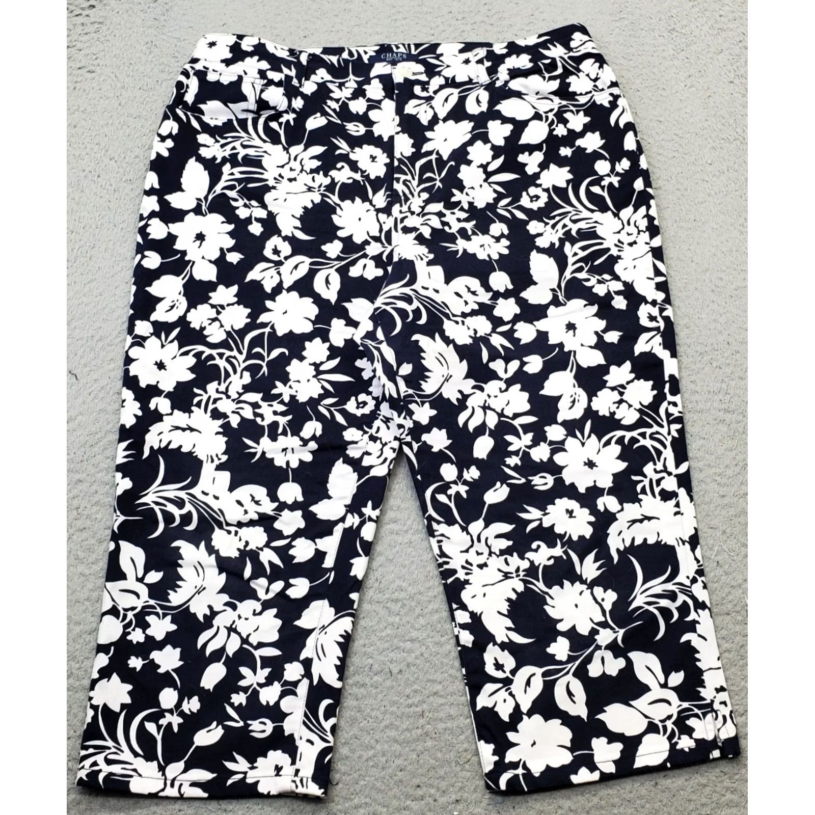 Chaps Chaps Womens 12P Multicolor Floral Outdoor Cropped Pants, Low Waist, Straight Leg, Cotton, Pockets, Petite, Summer, Spring, Women Size 34" / US 12 / IT 48 - 2 Thumbnail
