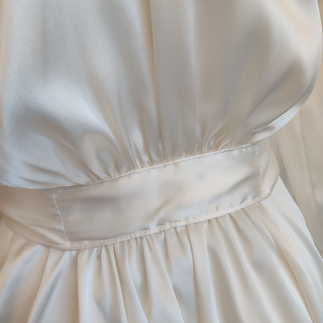 Vintage Vintage Flounce Sleeve Ruffle Hem Belted Satin Robe sz M Size ONE SIZE - 4 Thumbnail