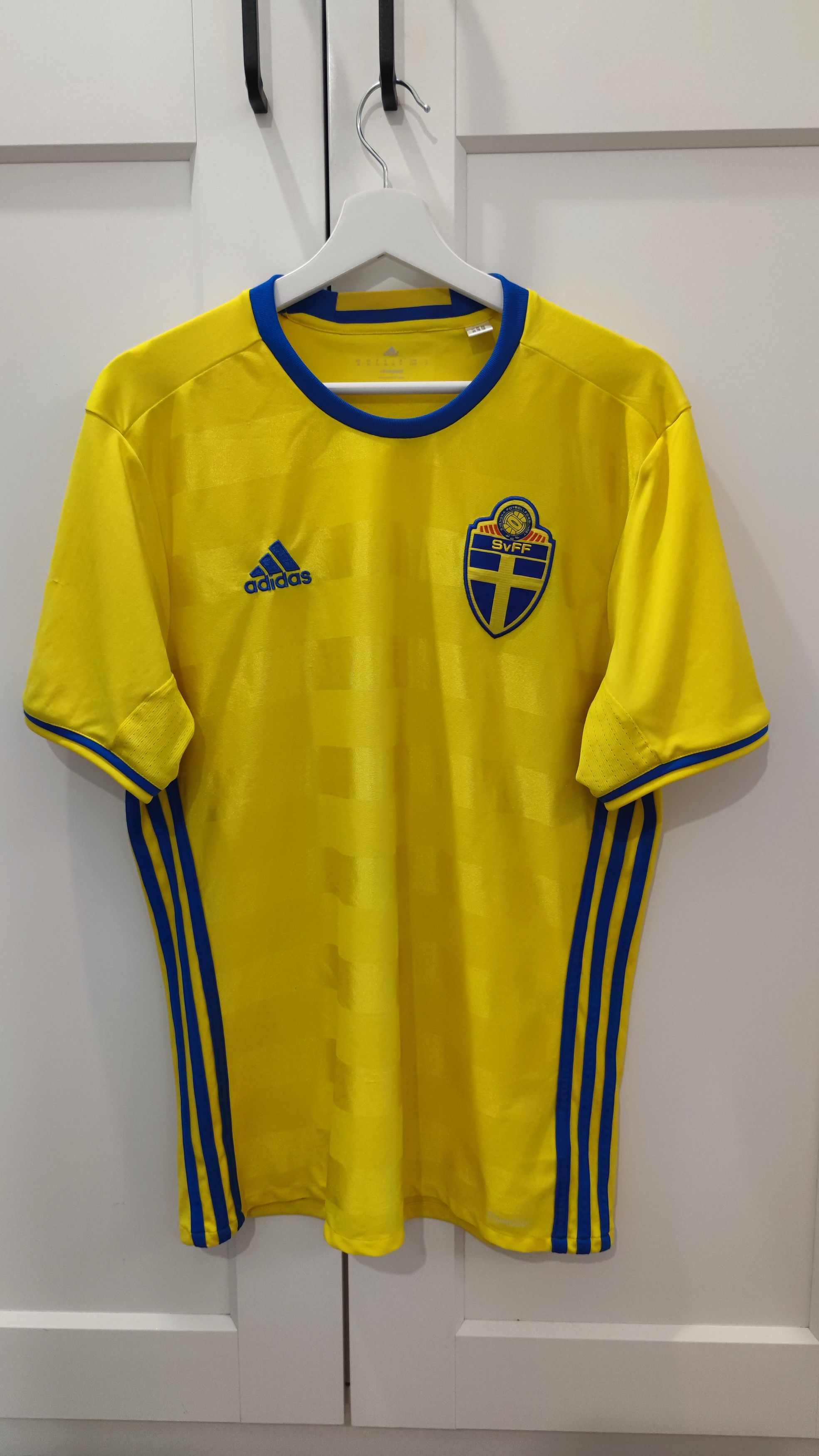 Adidas × Vintage Sweden national football team soccer jersey Size US M / EU 48-50 / 2 - 1 Thumbnail