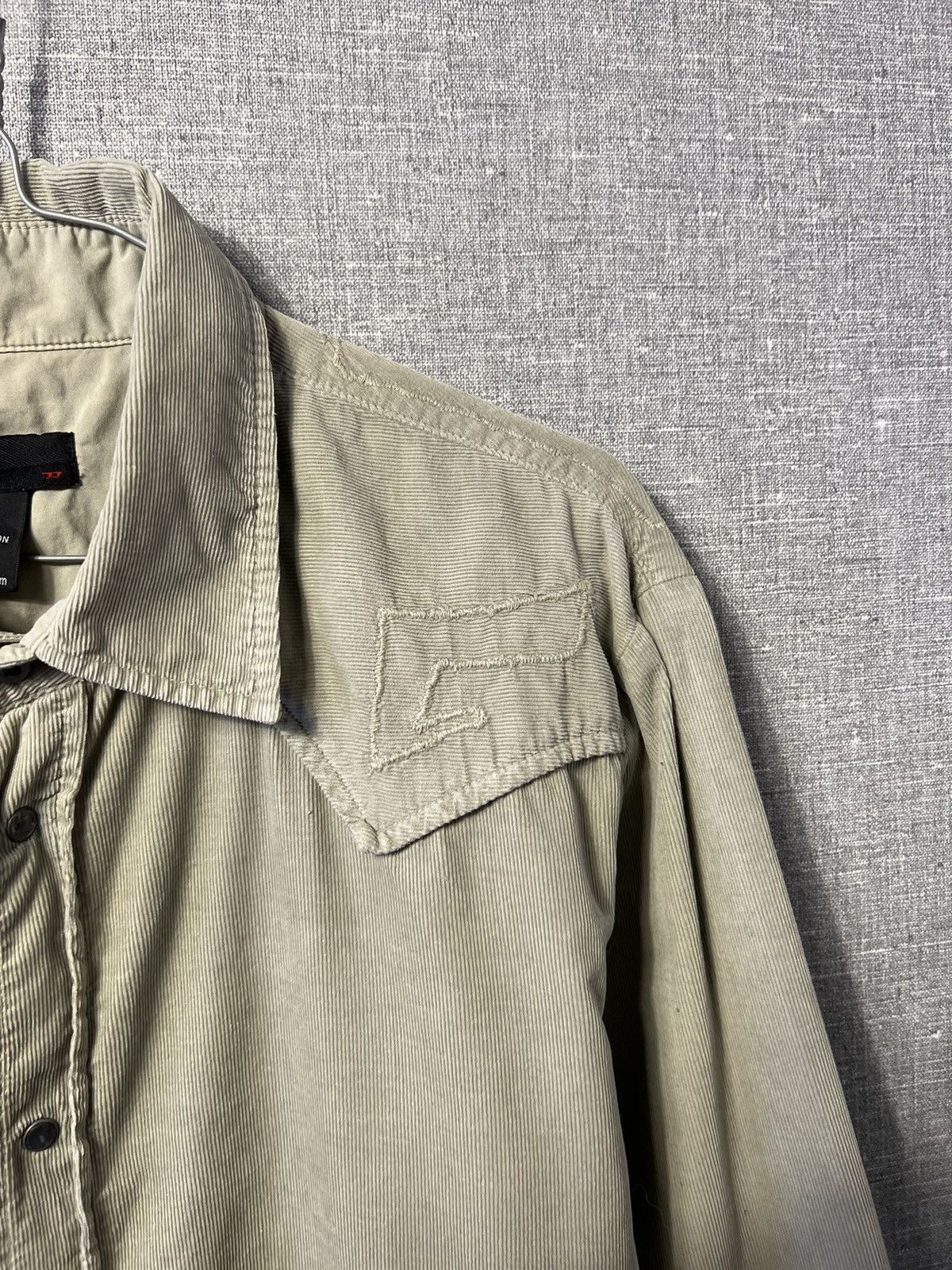 Diesel Vintage Diesel Corduroy Button Up Long Sleeve Shirt Big Logo Size US XL / EU 56 / 4 - 4 Thumbnail