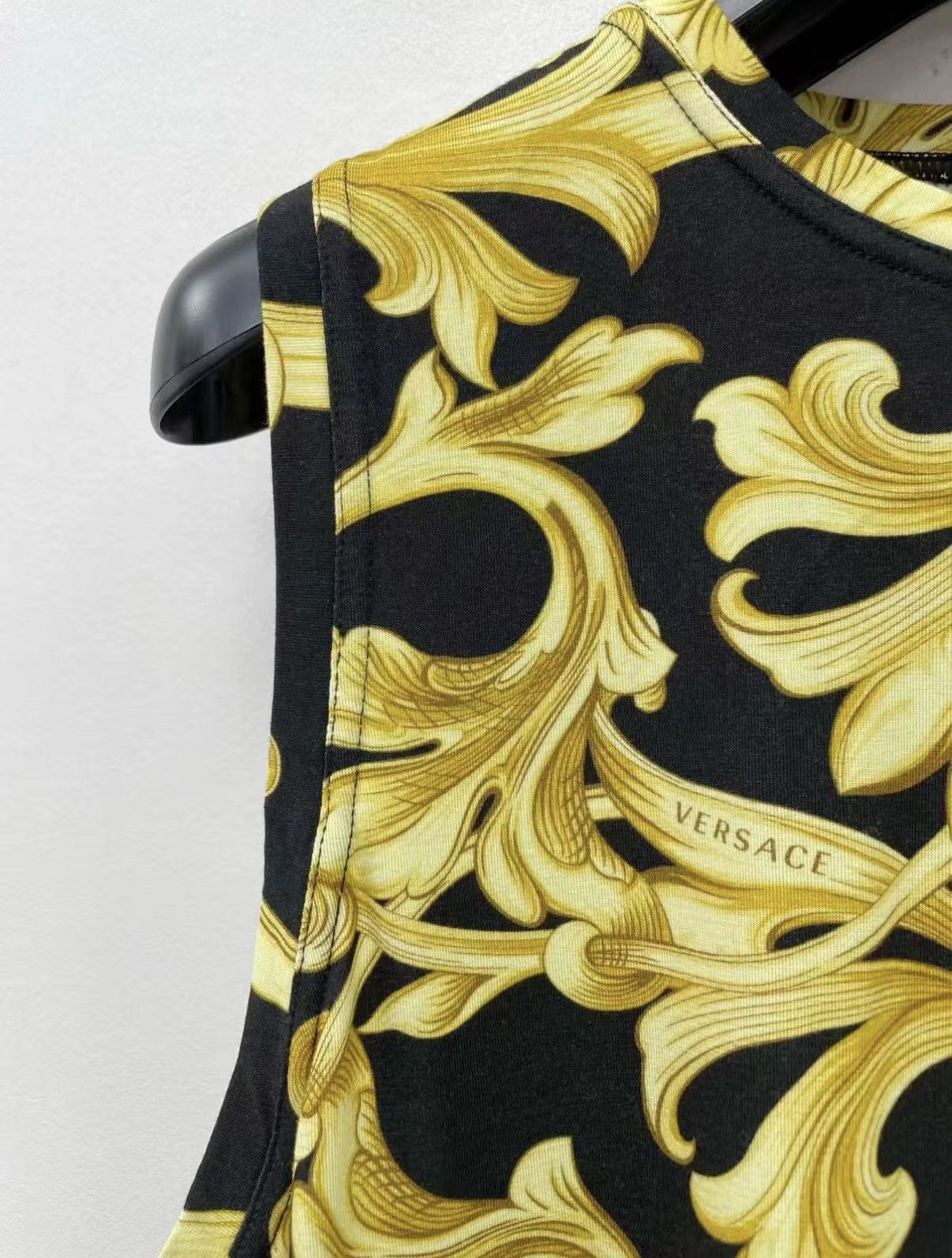 Versace VERSACE High Stretch Sleeveless T-shirt J30 Size US M / EU 48-50 / 2 - 5 Thumbnail