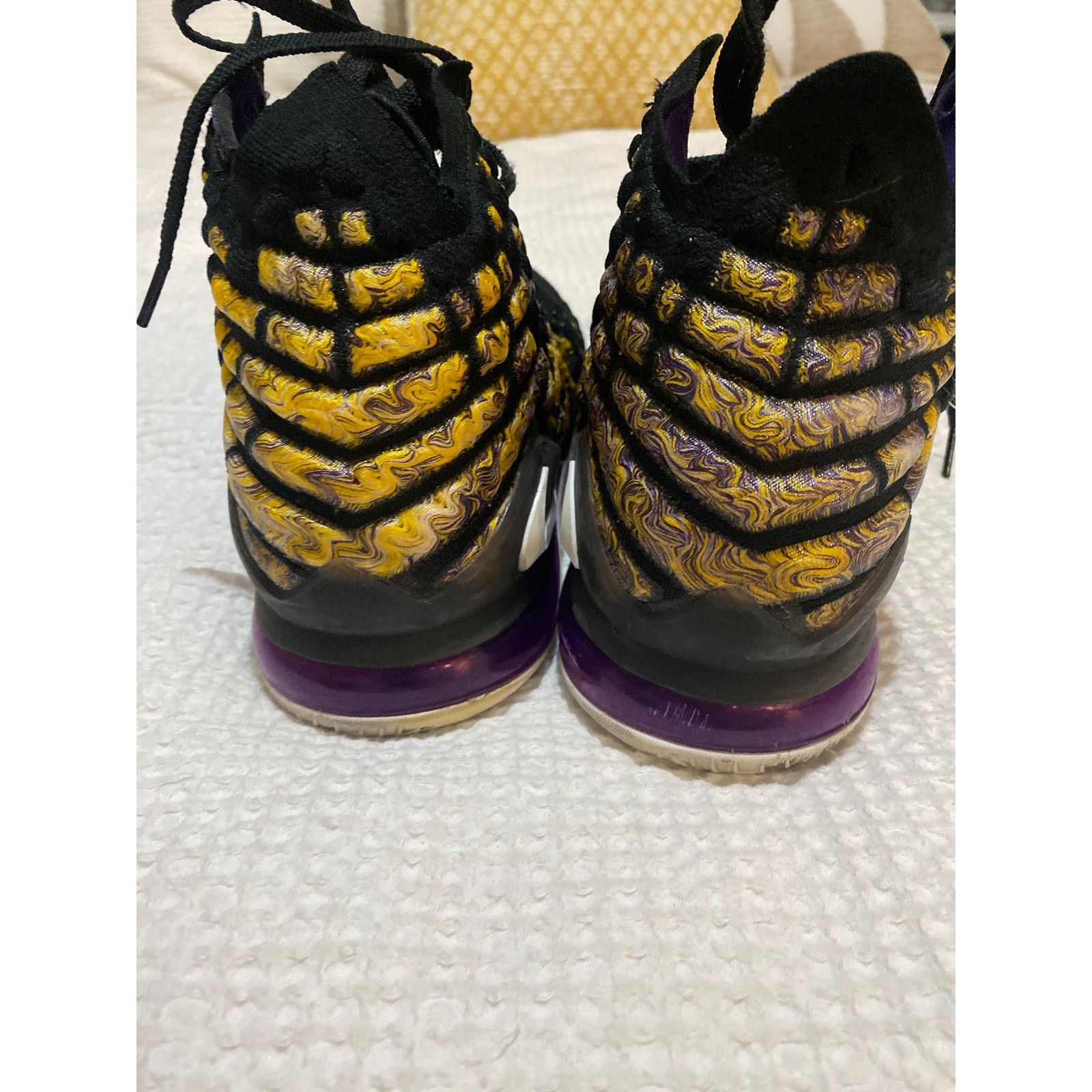 Nike Nike LeBron 17 Lakers 2019 Mens Size 11 Black Athletic shoe Size US 11 / EU 44 - 6 Thumbnail